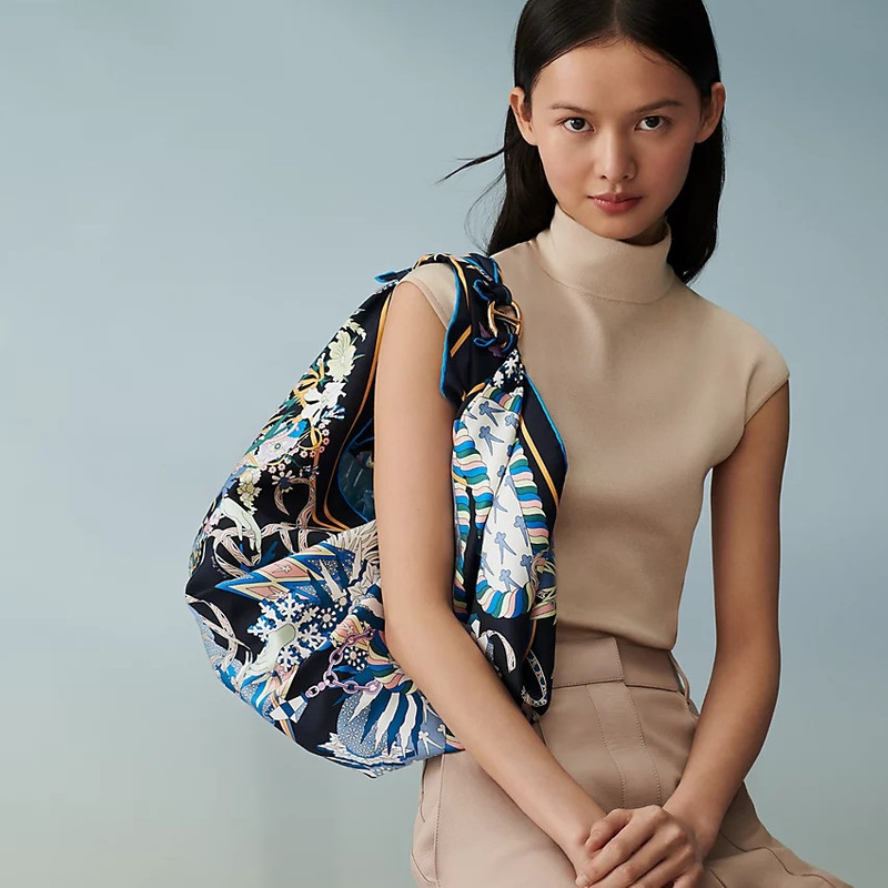 Hermès Le Sacre des Saisons scarf 90 outlook