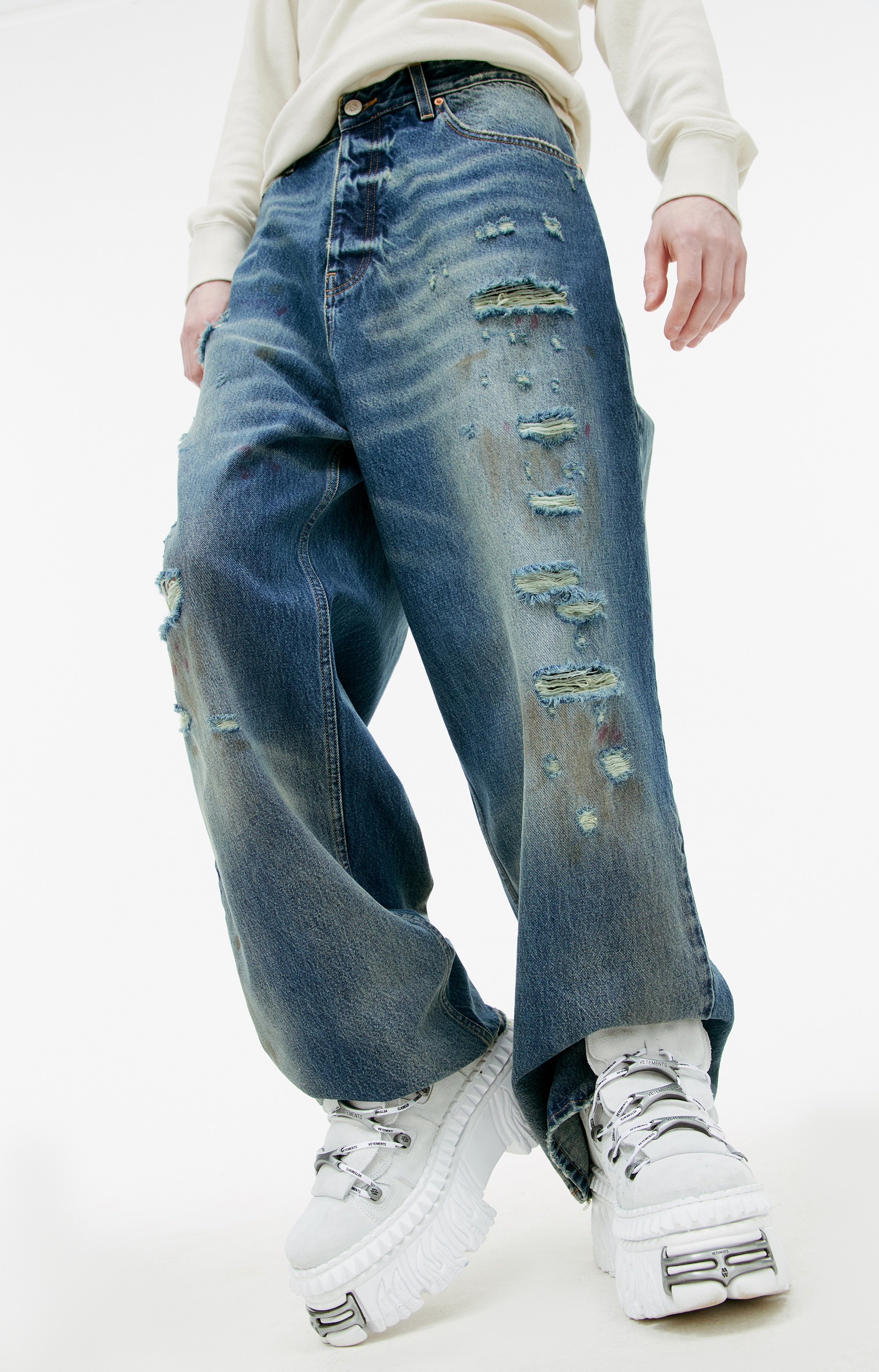 BLUE RIPPED EFFECT JEANS - 4
