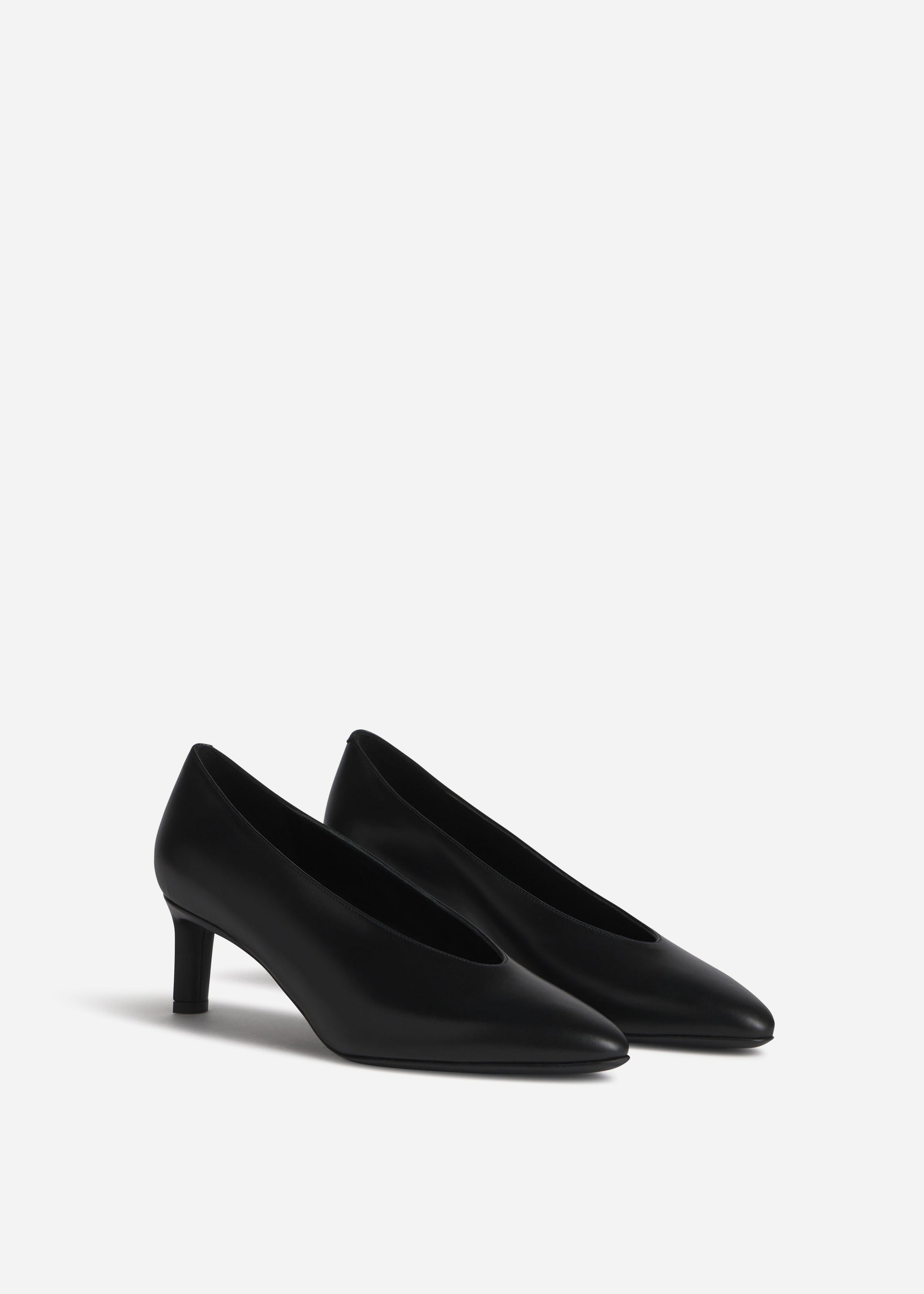 Pointed Kitten Heel in Black - 2