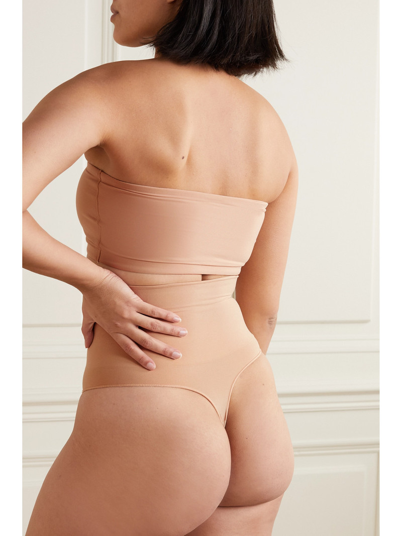 SKIMS Fits Everybody Bandeau outlook