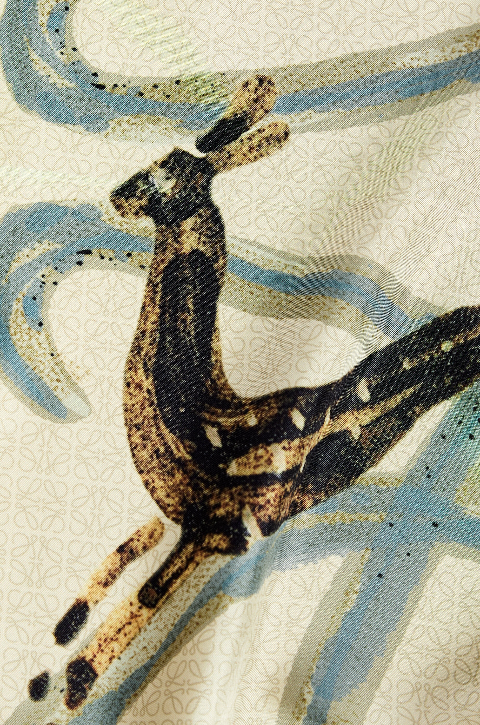 Deer scarf in silk - 3