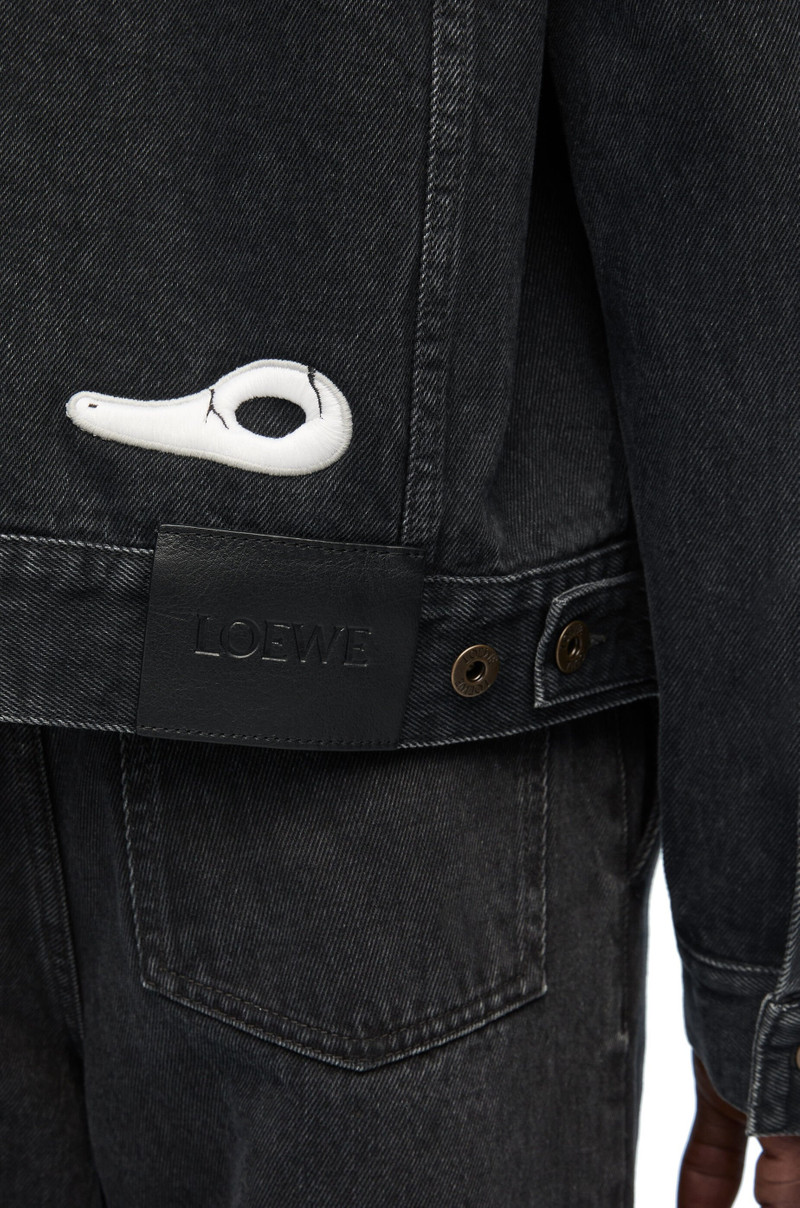 Trucker jacket in denim 5