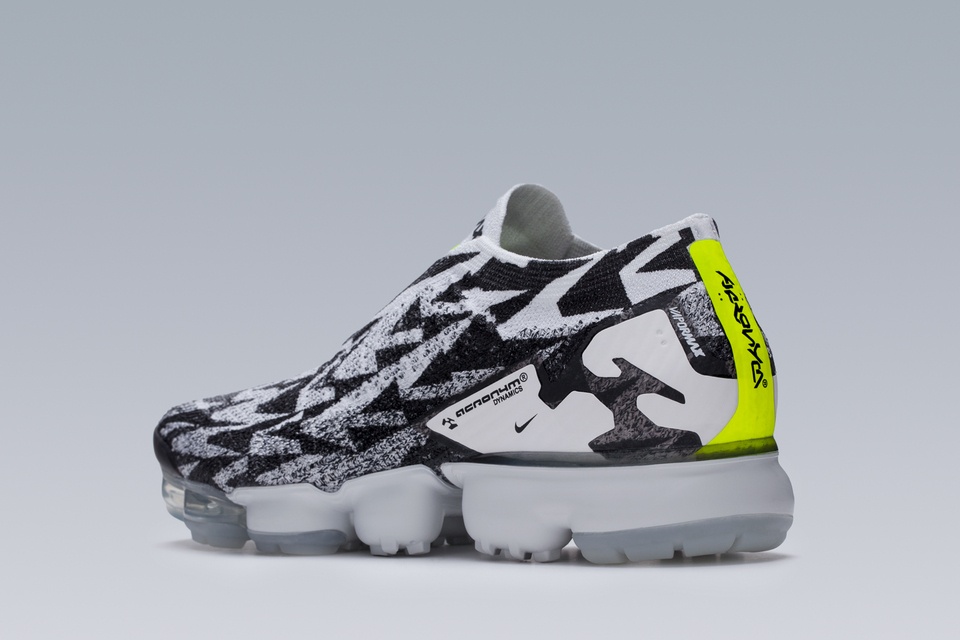 AVM-001 Nike® Air VaporMax Flyknit Moc 2  / Acronym® Light Bone/Light Bone/Volt - 2