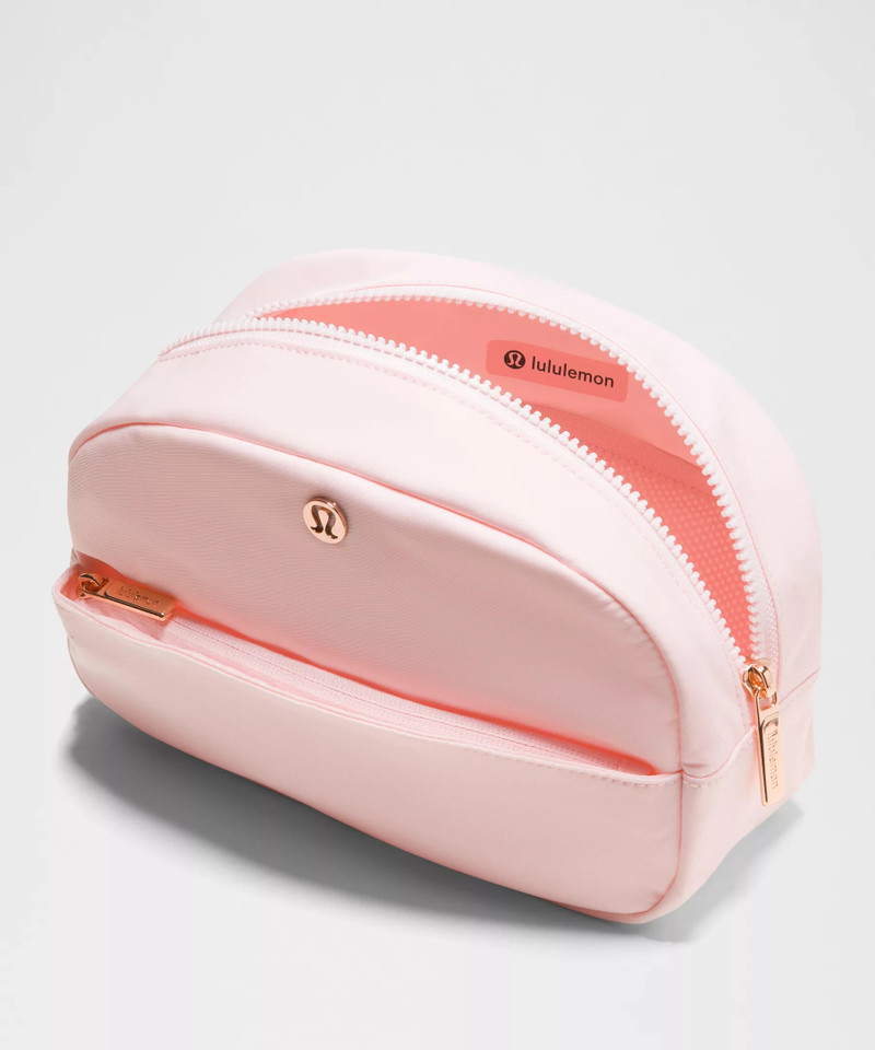 City Essentials Pouch 4L 3