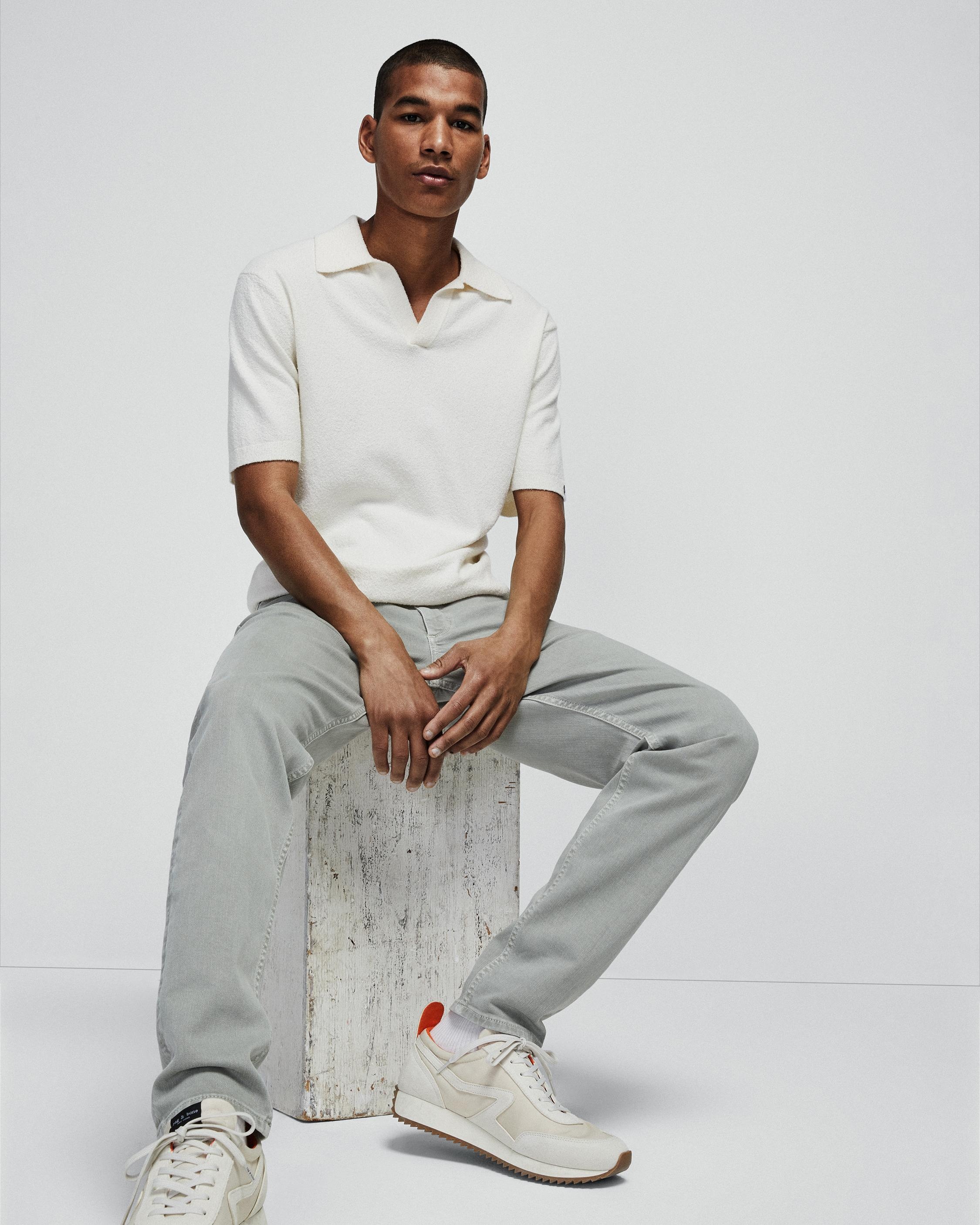 Fit 2 - Pigeon
Slim Fit Light Grey Aero Stretch Jean - 2