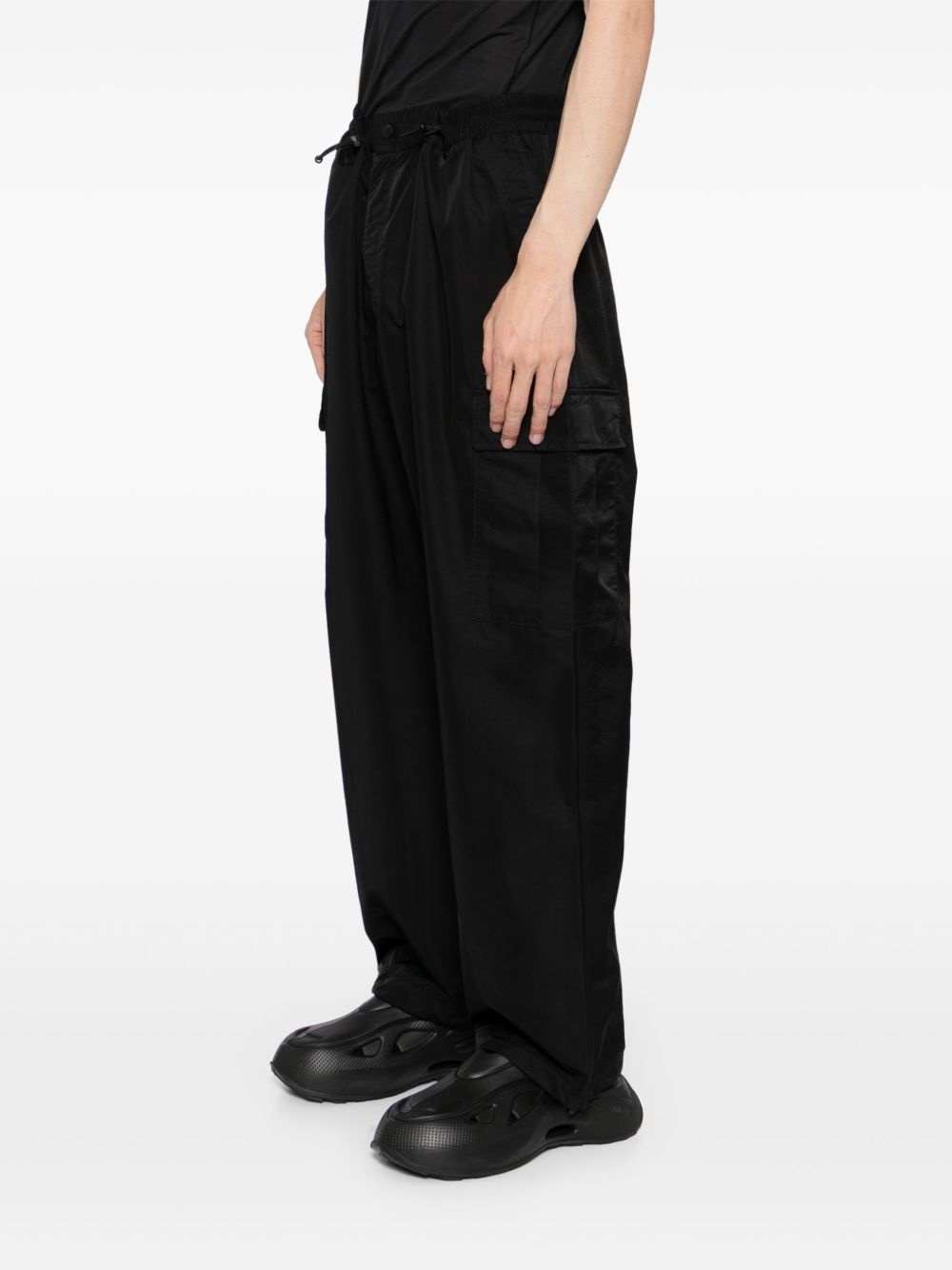 logo patch cargo trousers - 3