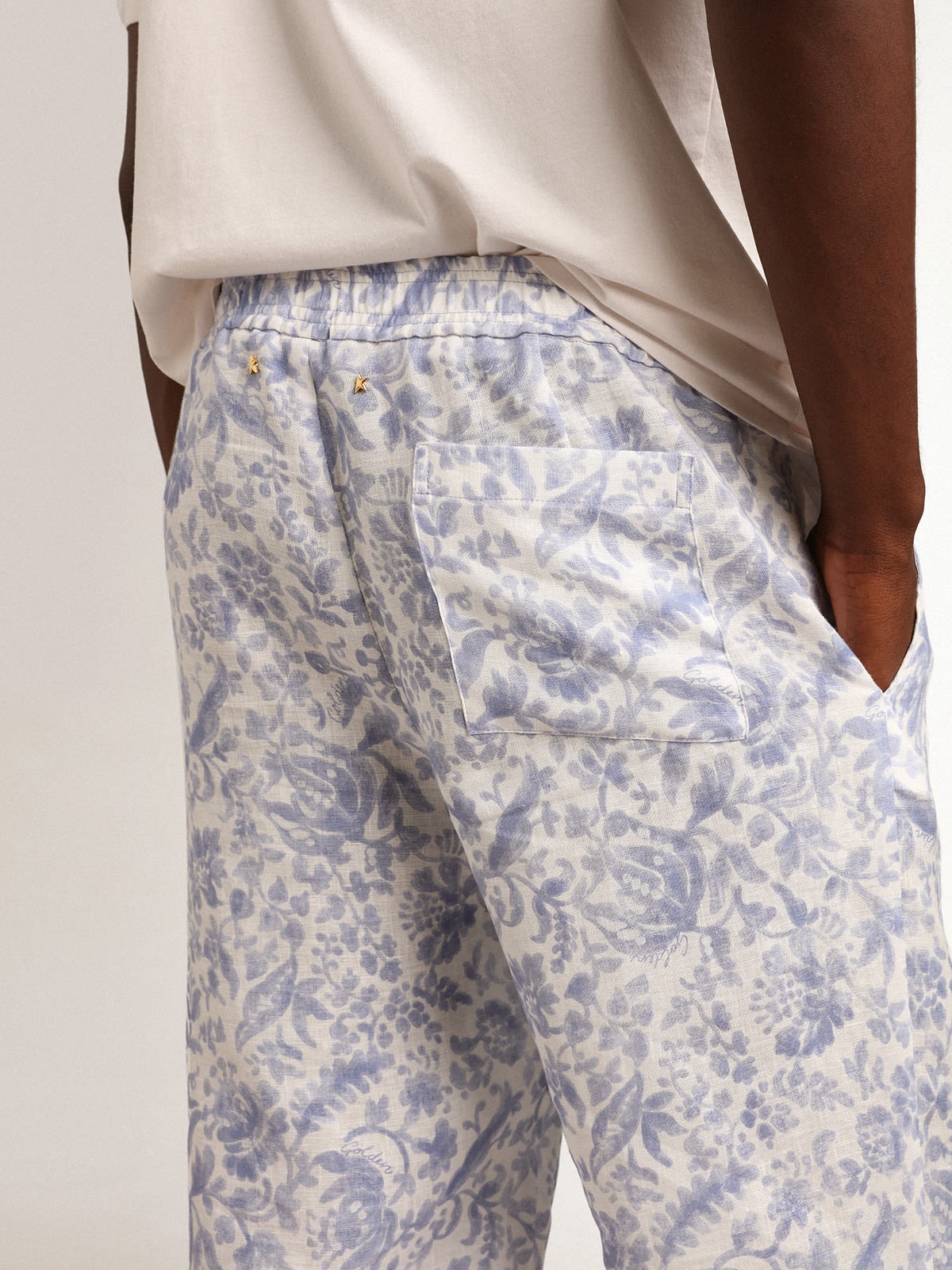 Resort Collection linen trousers with Mediterranean blue print - 5