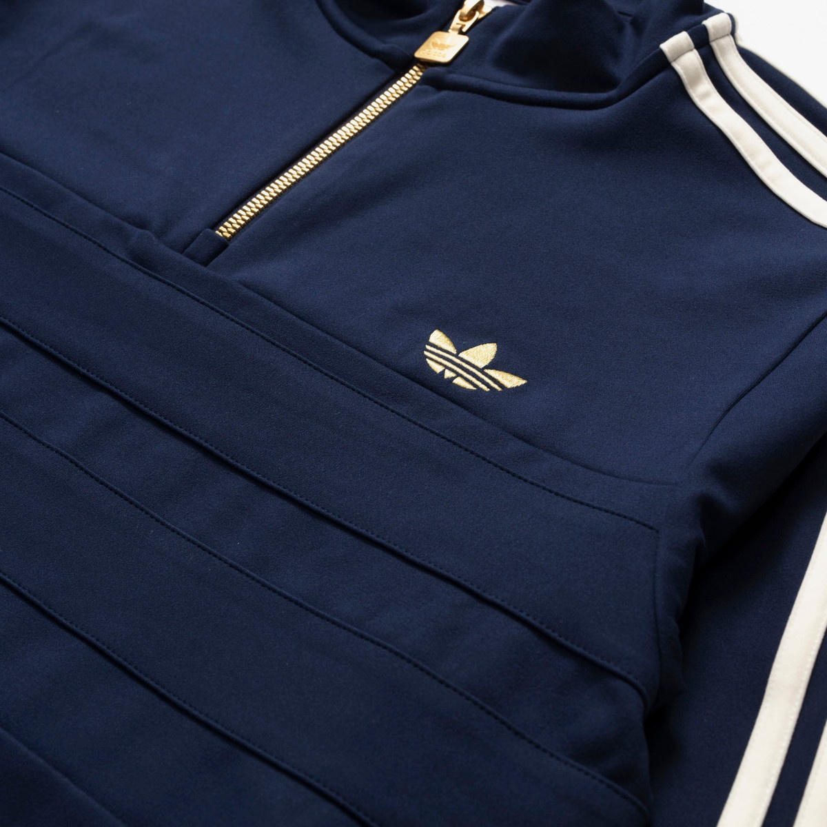 adidas Premium Top | sneakersnstuff | REVERSIBLE