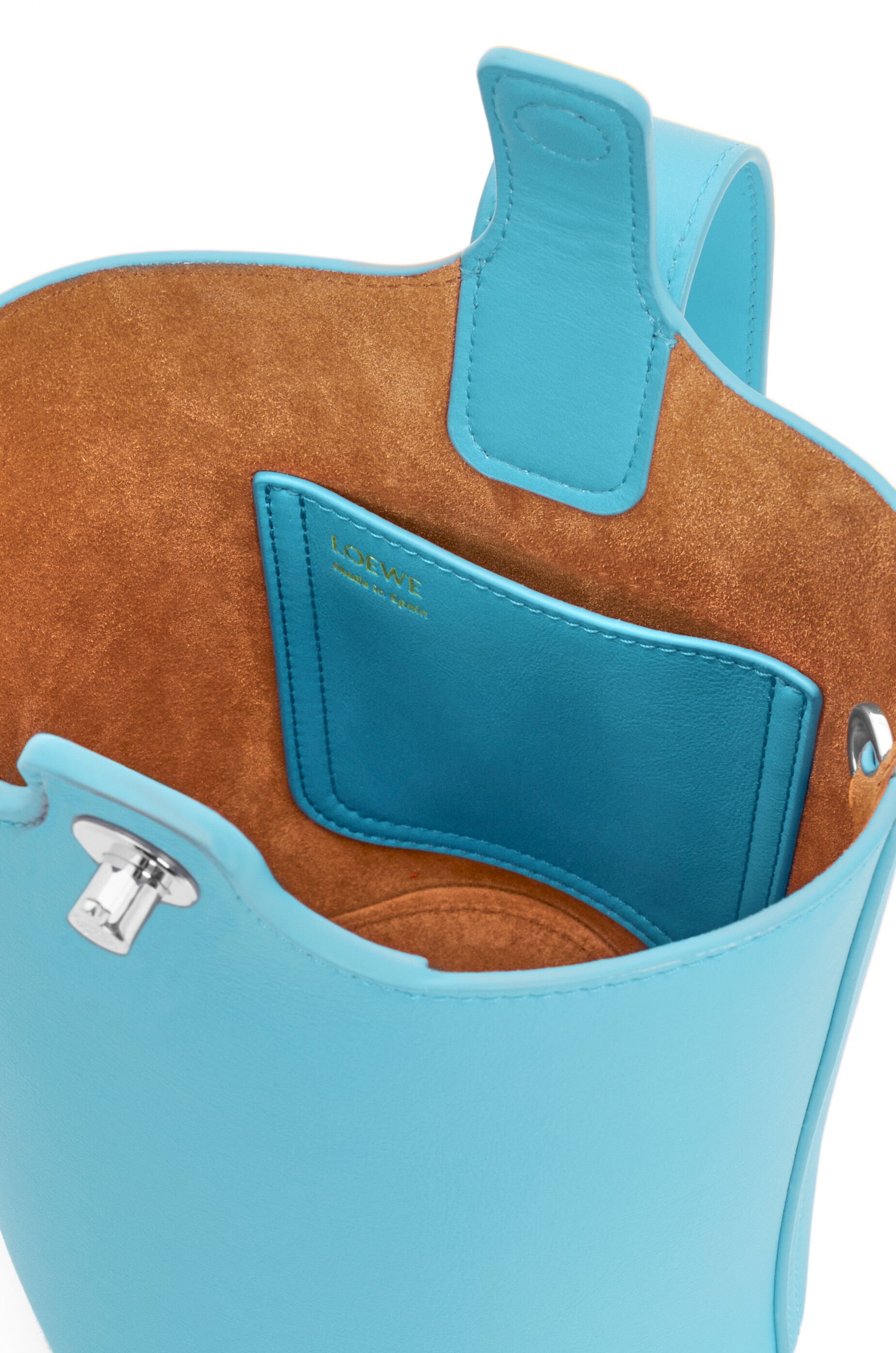Mini Pebble bucket in smooth calfskin - 6