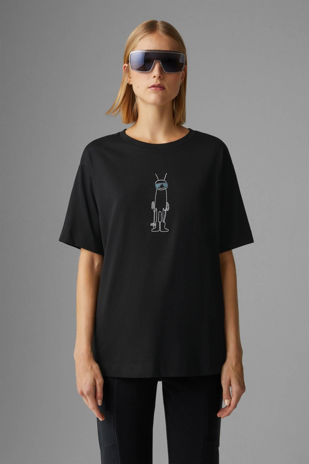 DANILA T-SHIRT IN BLACK - 2