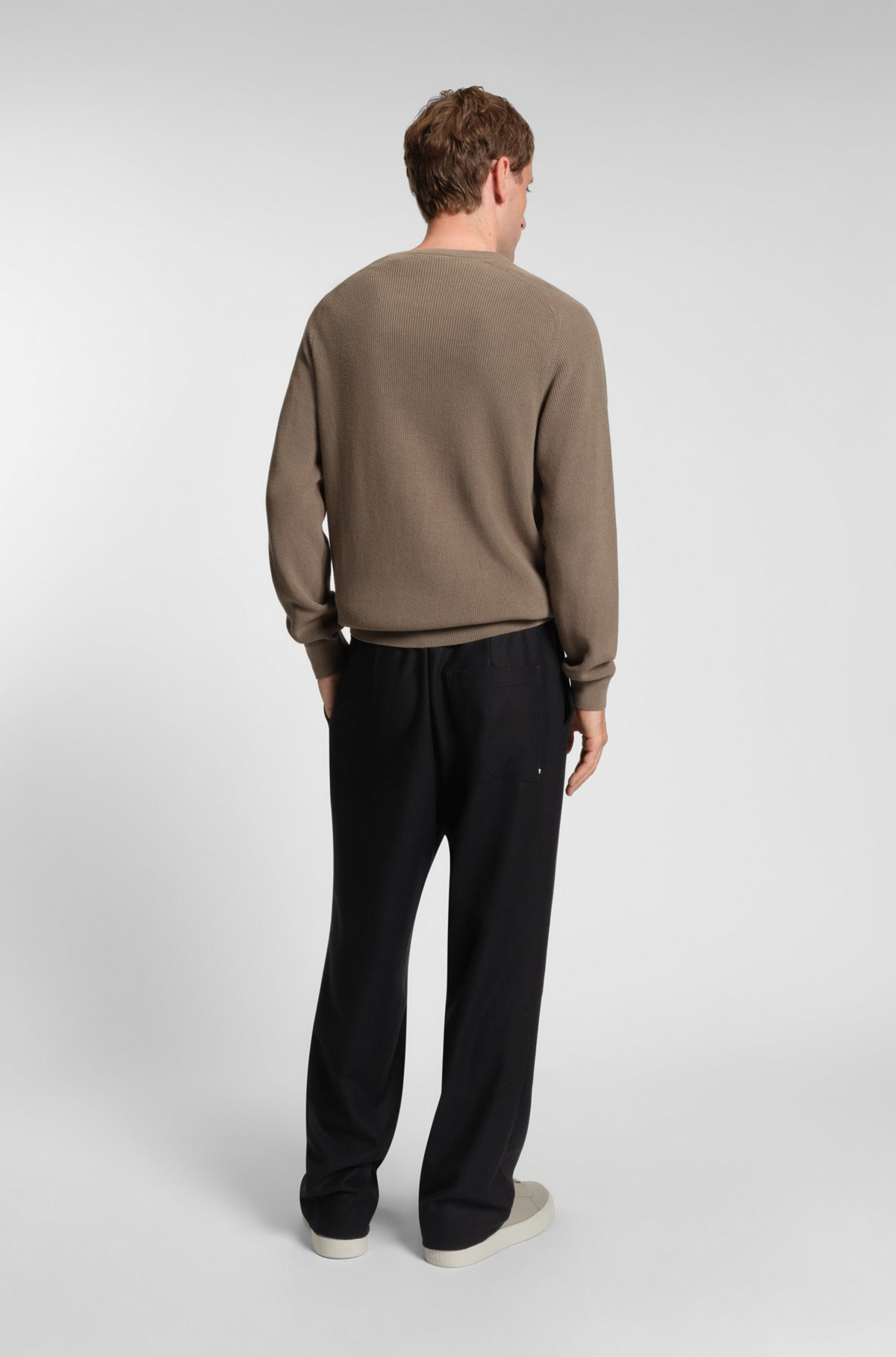 TAPERED-FIT PANTS IN A WOOL BLEND - 4