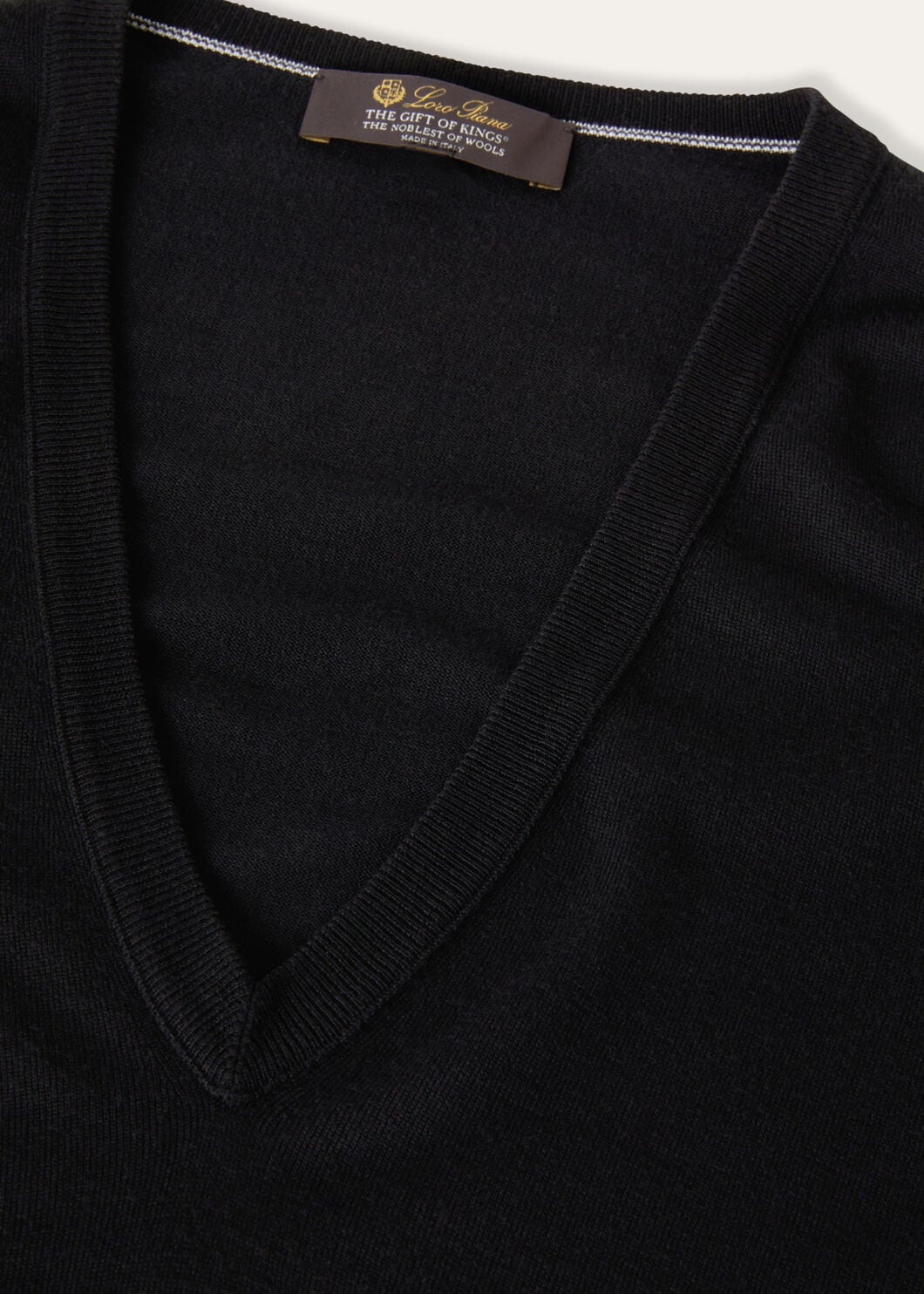The Gift of Kings® V-Neck - 7