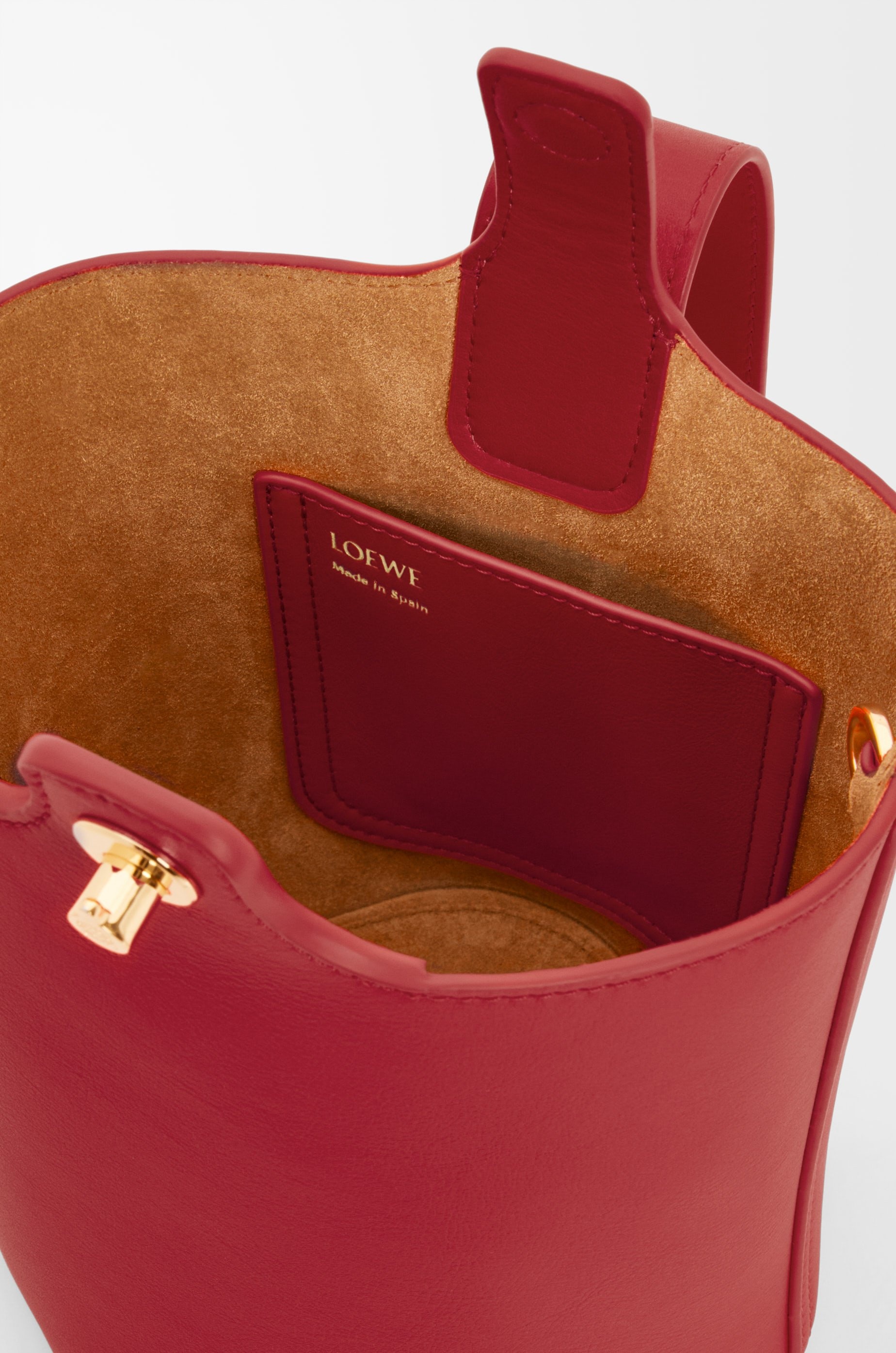 Mini Pebble bucket in smooth calfskin - 7