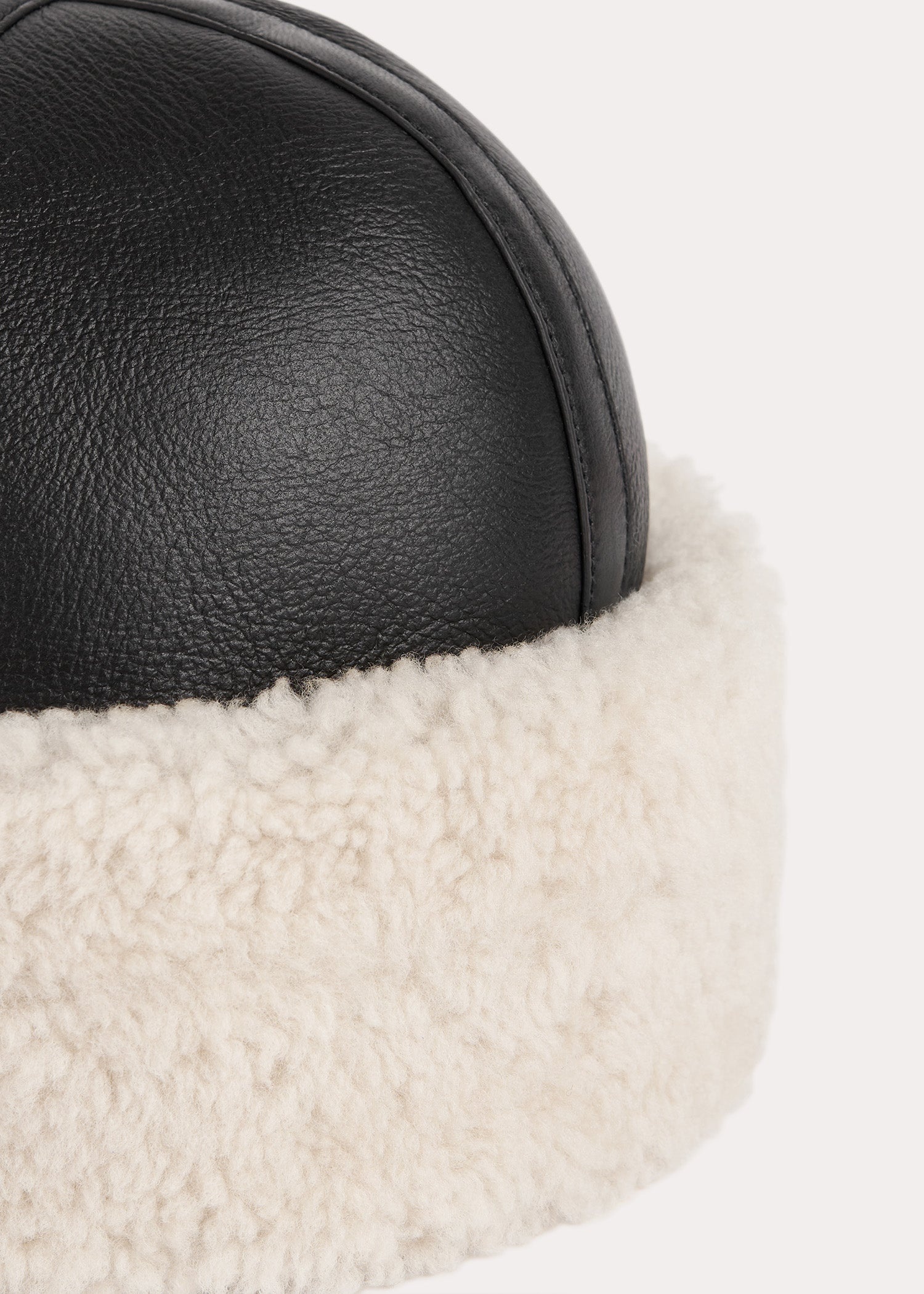 Shearling winter hat black/off white - 3