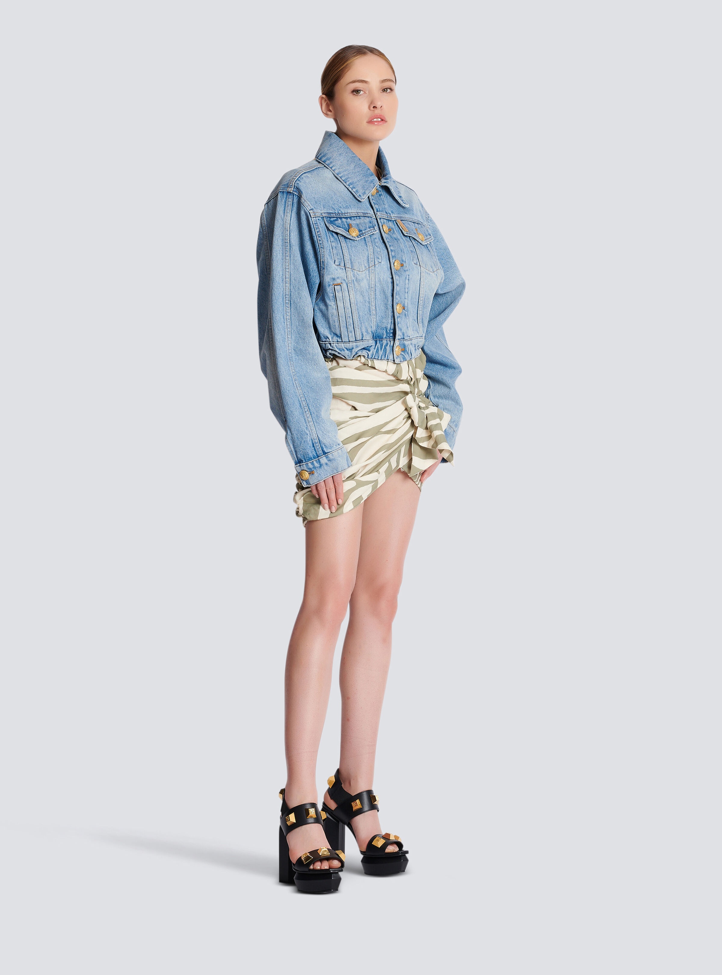 Short jacket in faded denim - 3