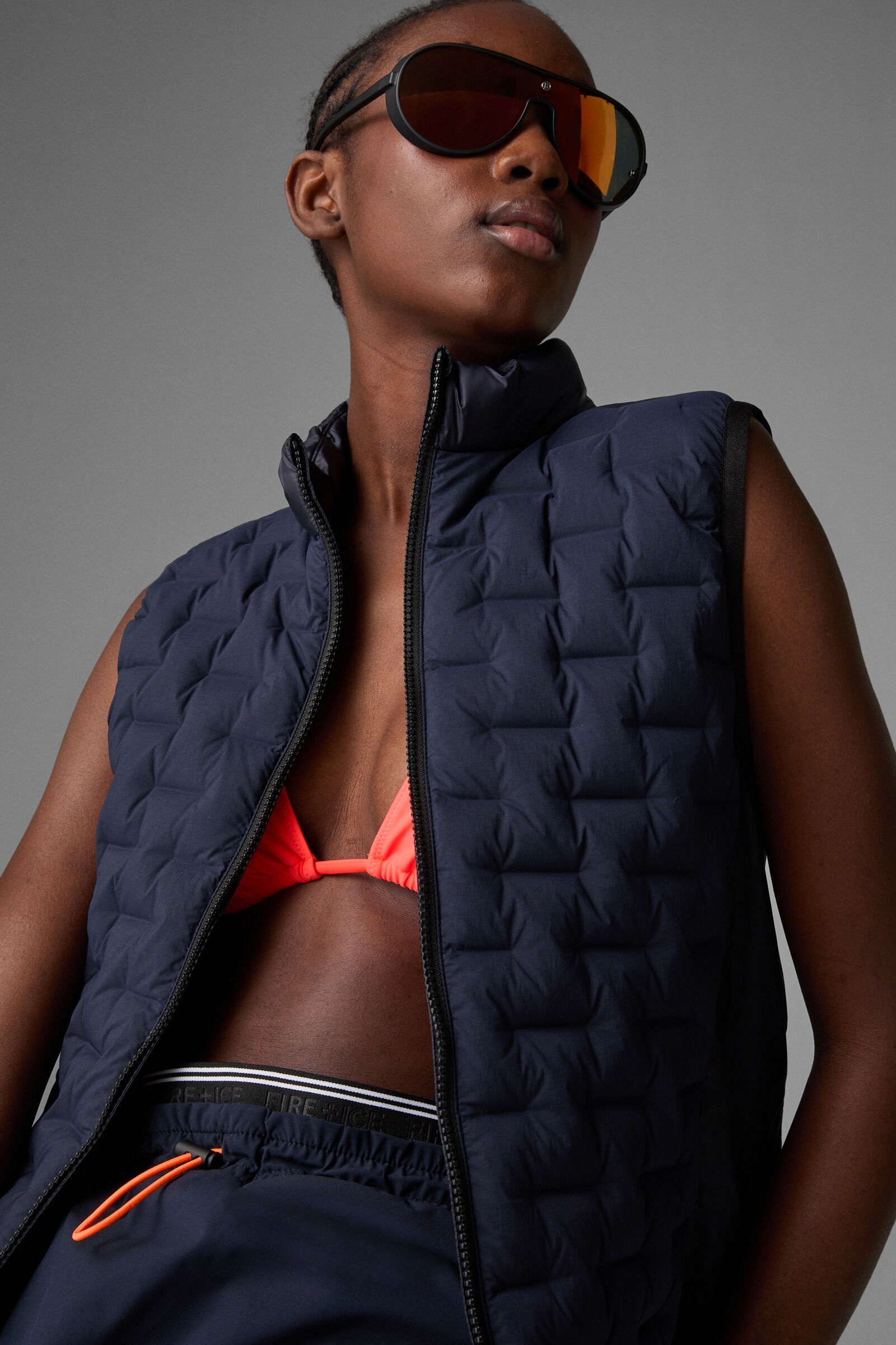Fenja Lightweight down vest in Dark blue - 5