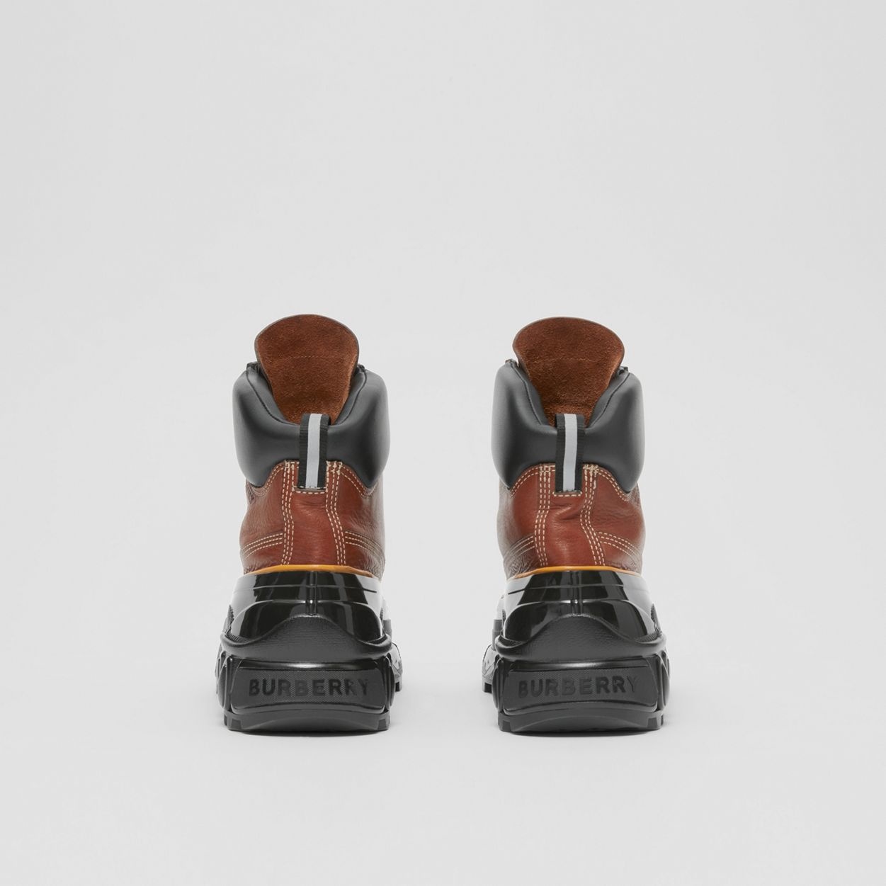 Contrast Sole Leather Boots - 5