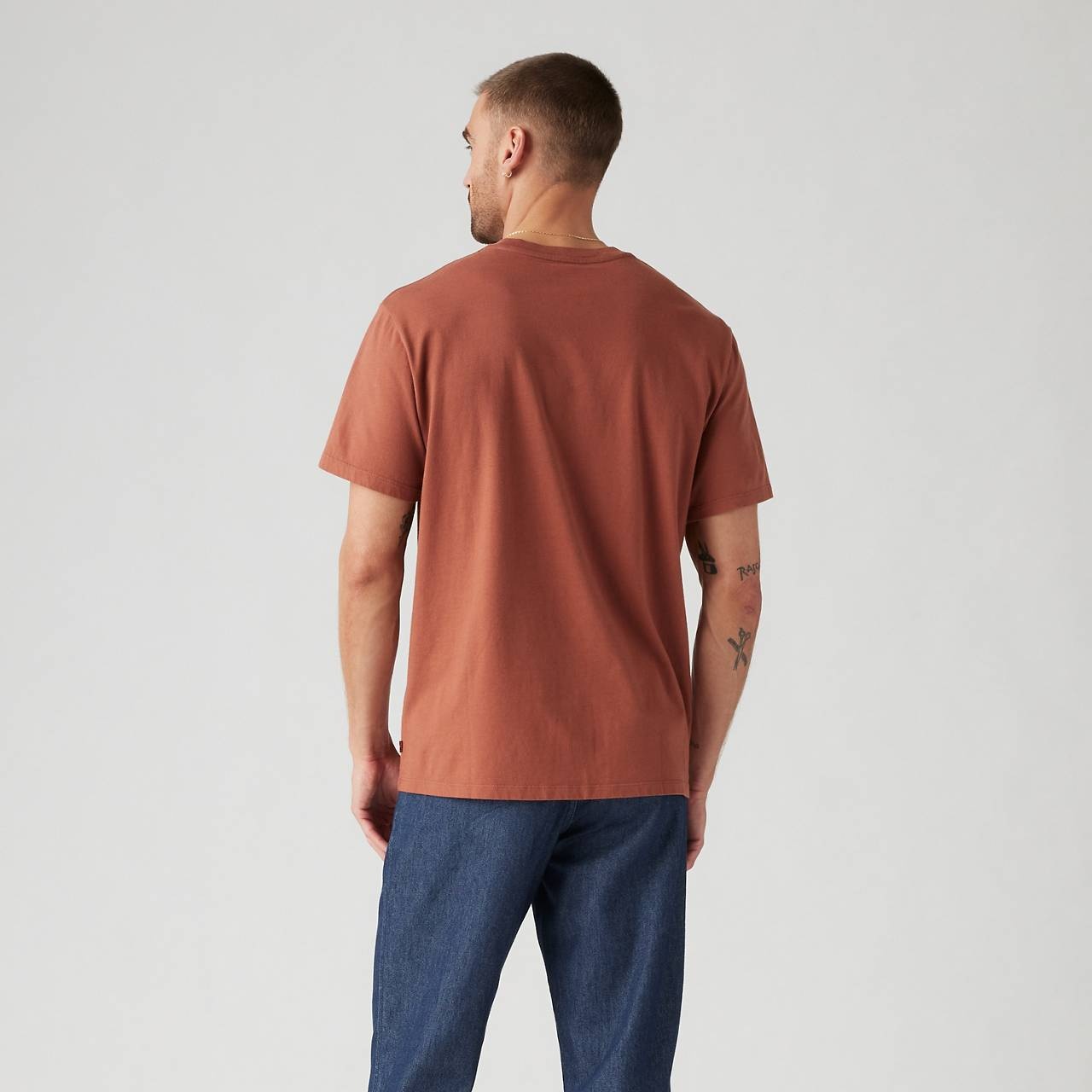 THE ESSENTIAL T-SHIRT - 4