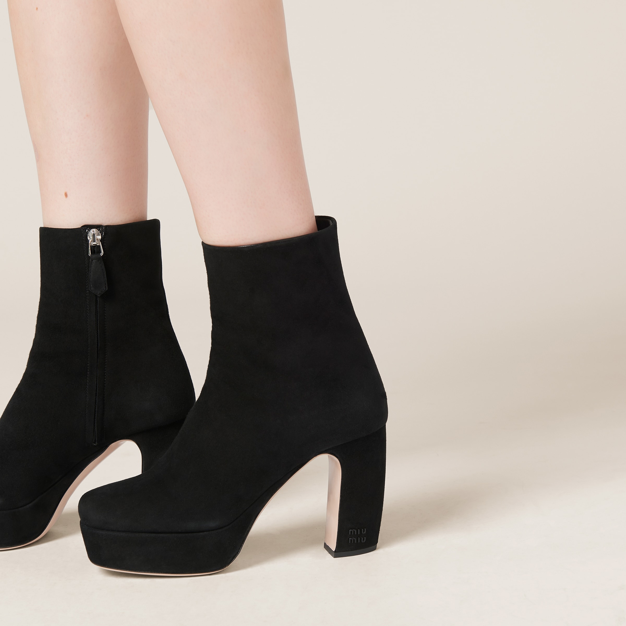 【関税込み】MiuMiu Suede ankle boots Miu Miu Suede Delavé Wedge Ankle Boot Info | Hypebeast