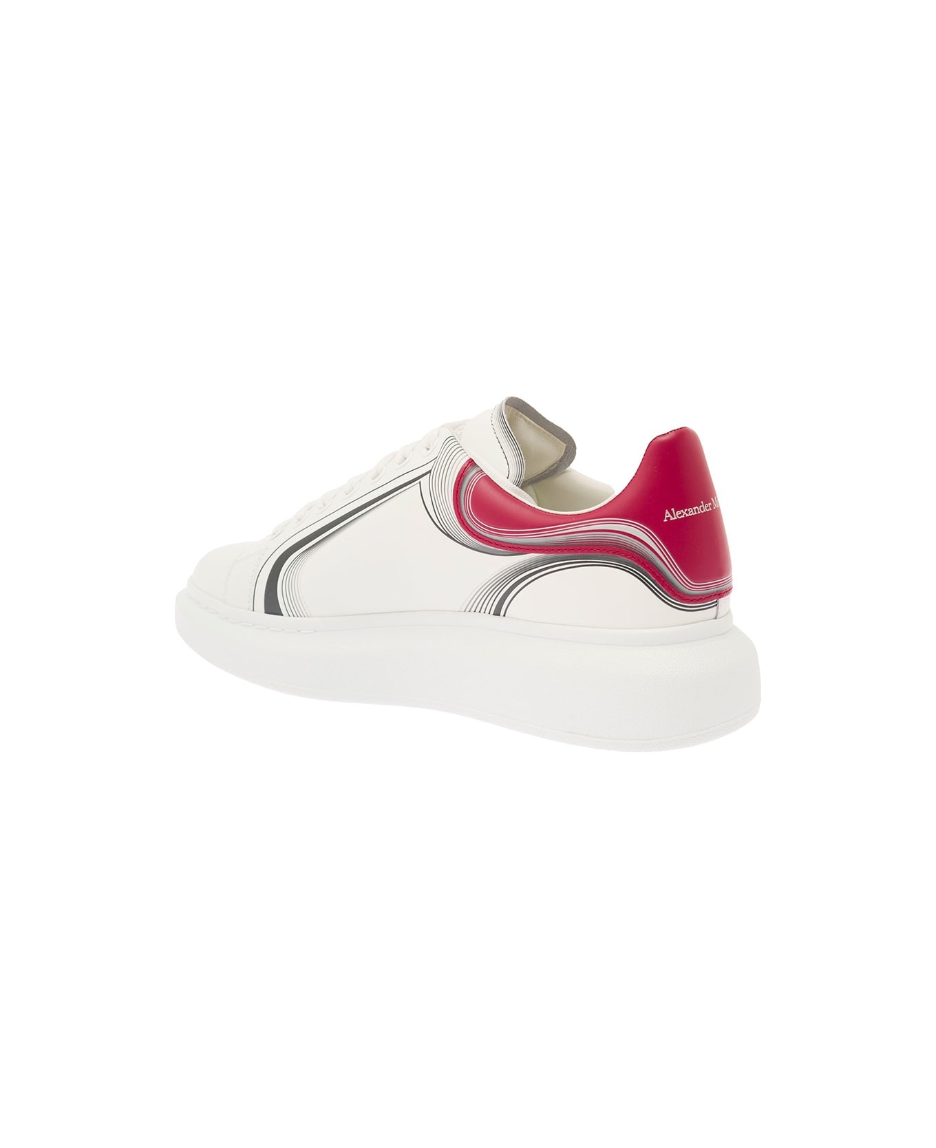 Sneakers With Oversized Sole And Graphic Details - 3