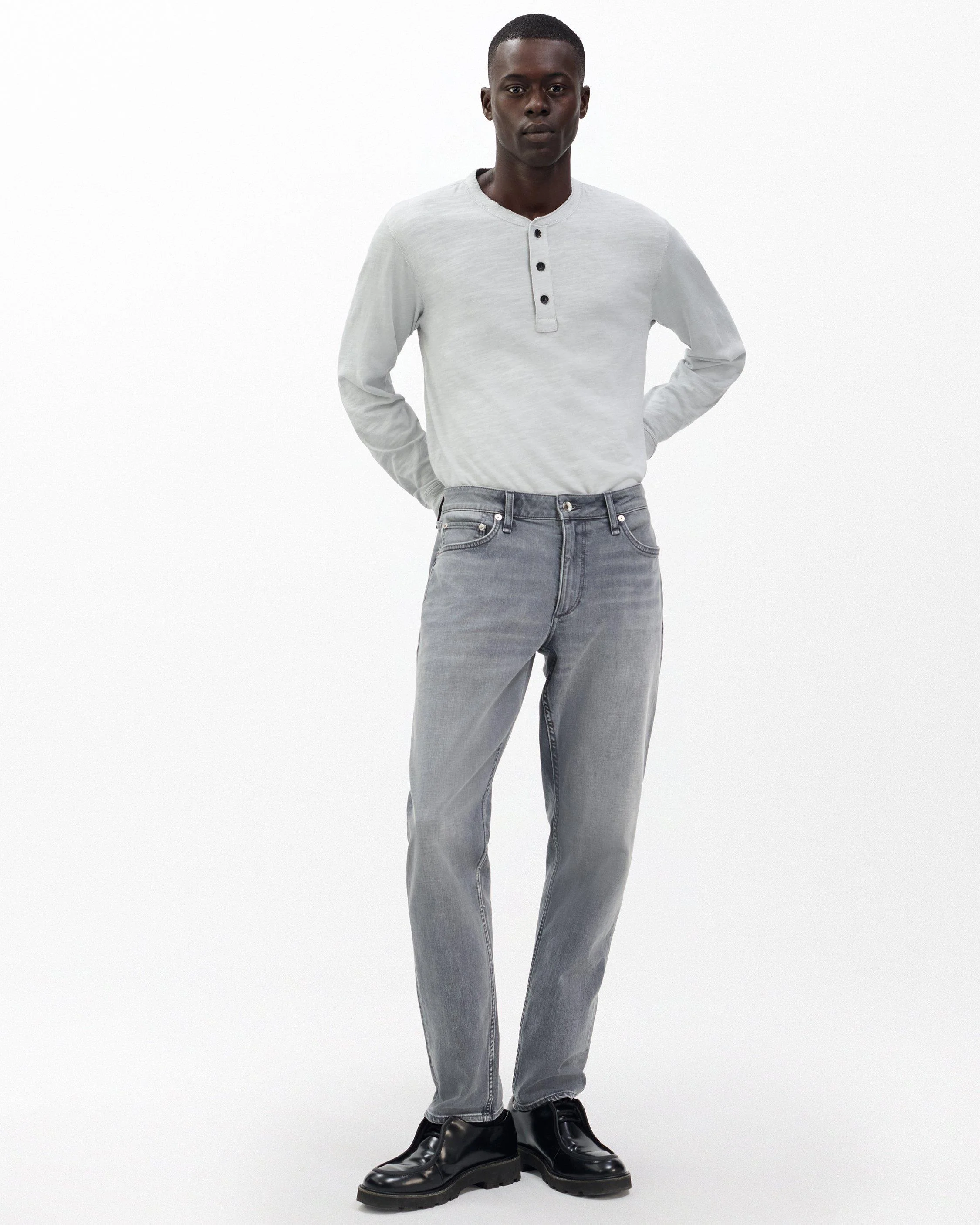 Fit 3 Athletic Jeans
Authentic Stretch in Dale - 1