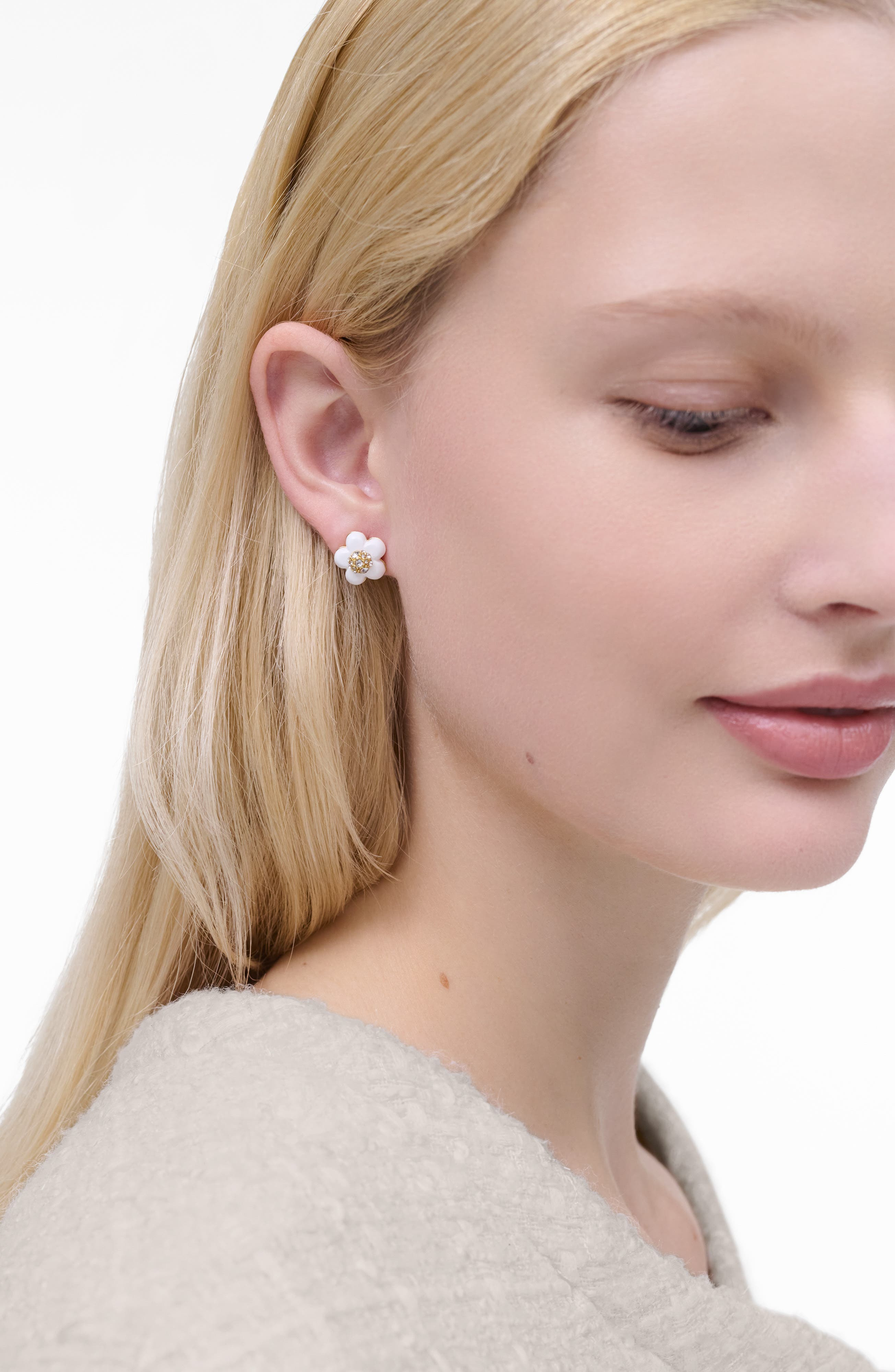 Marc Jacobs Wild Daisy Stud Earrings in Gold/white at Nordstrom - 2