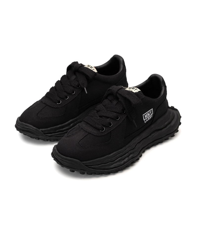 "LARRY" OG Sole Canvas Low-top Sneaker 28