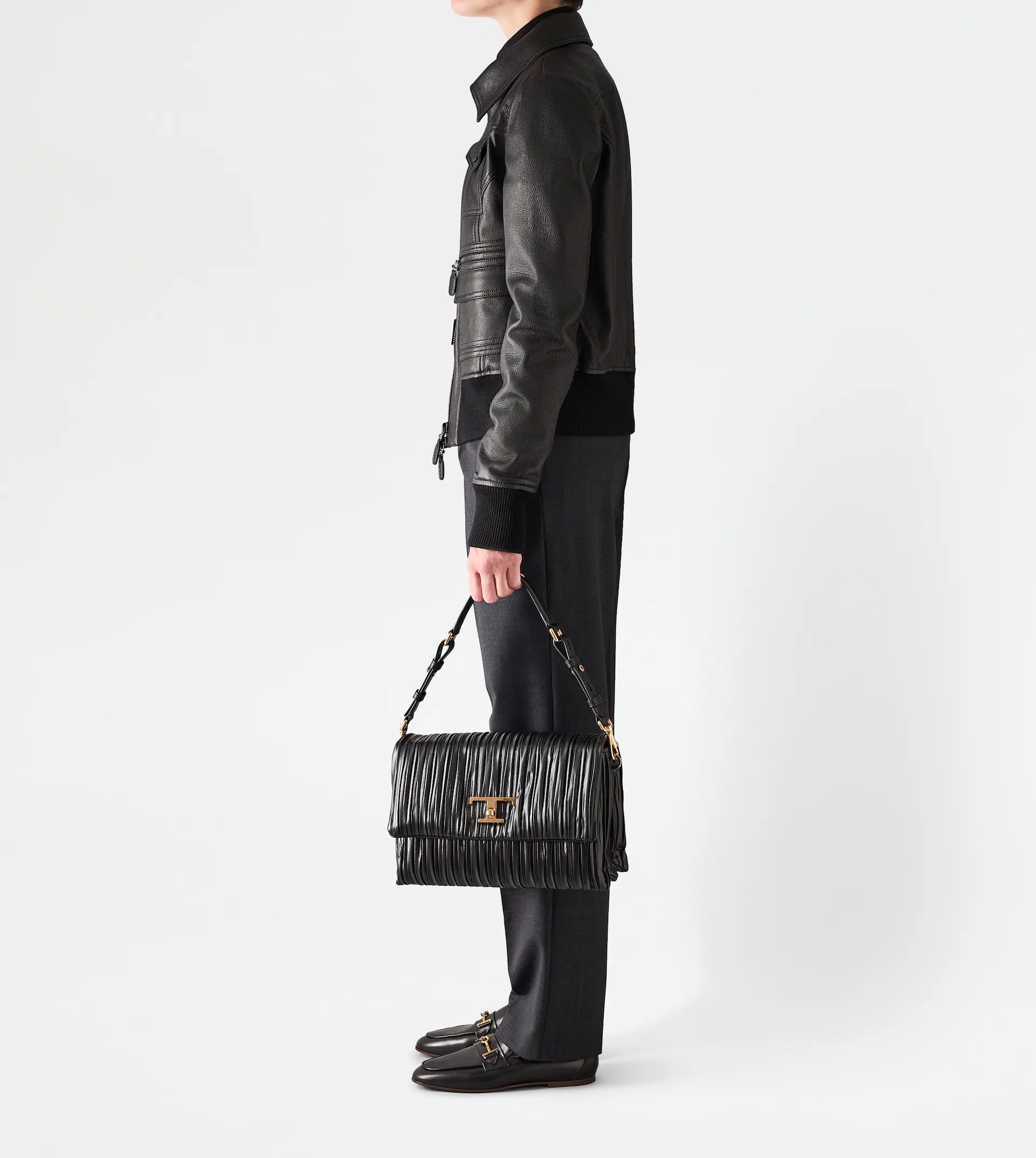 T TIMELESS FLAP BAG IN LEATHER MEDIUM - BLACK - 3
