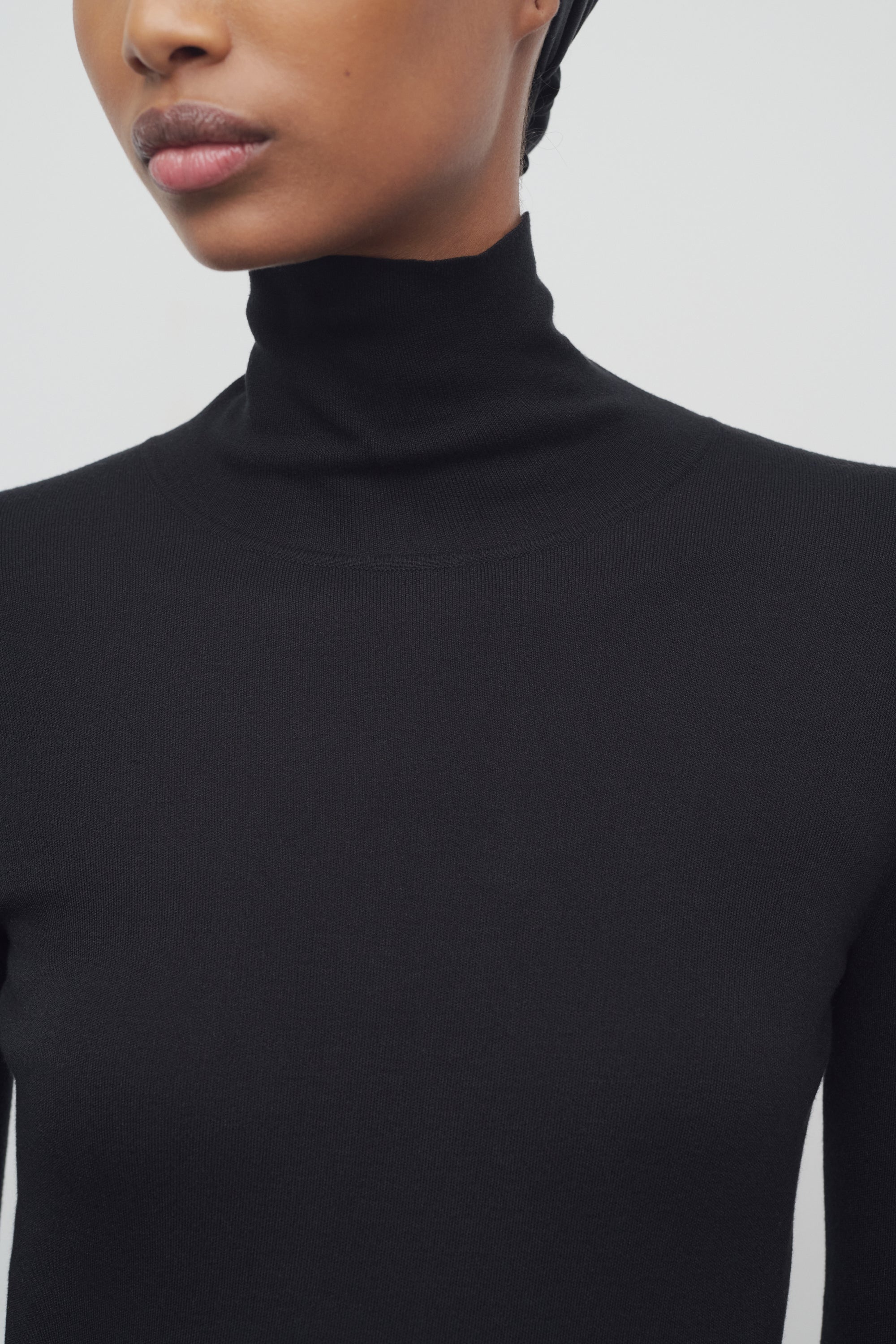 Imli Turtleneck in Silk - 6