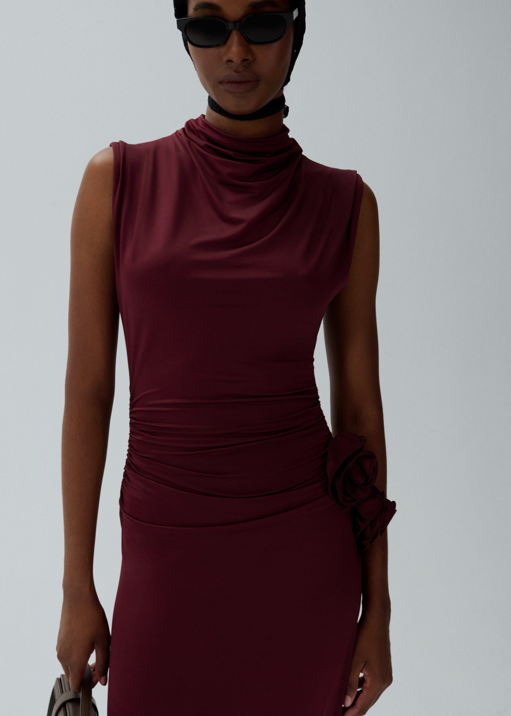 Draped high neck midi dress in burgundy - 4