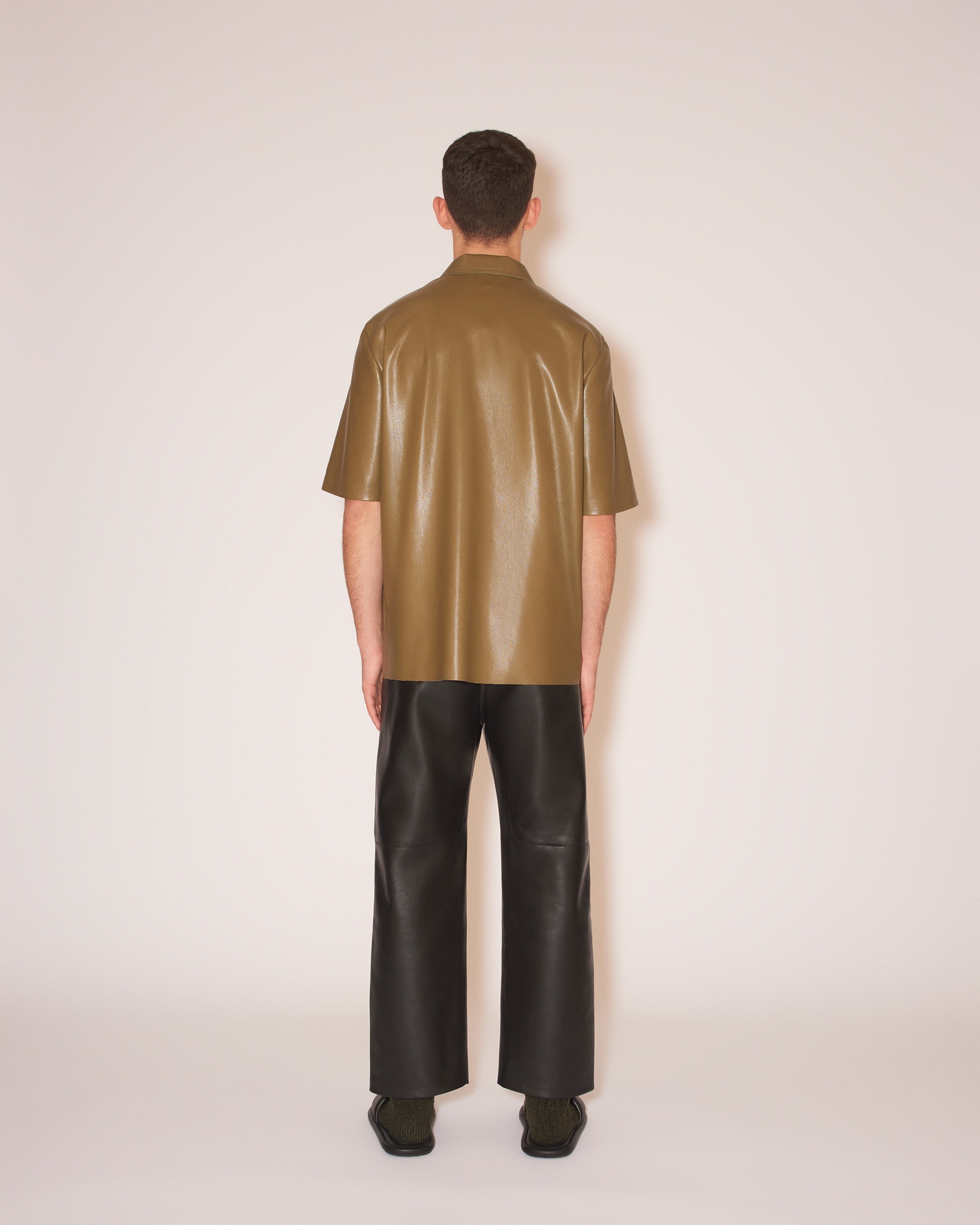 BODIL - Vegan leather shirt - Olive - 4