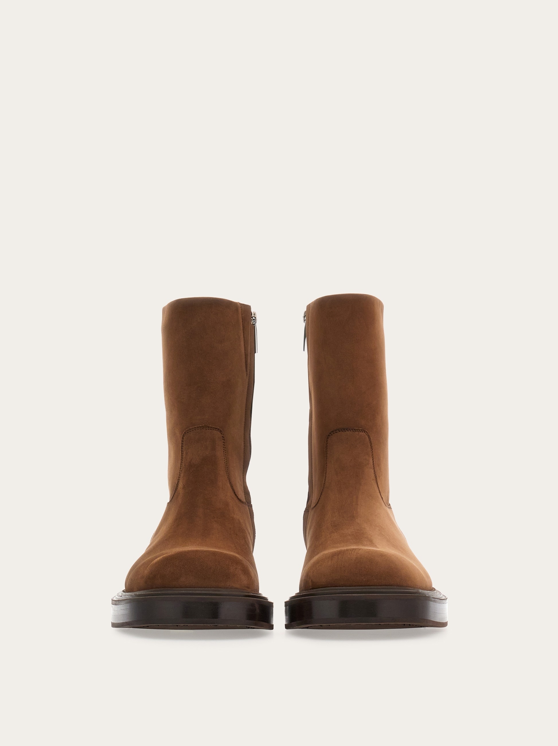 Ankle boot with rounded toe - 2