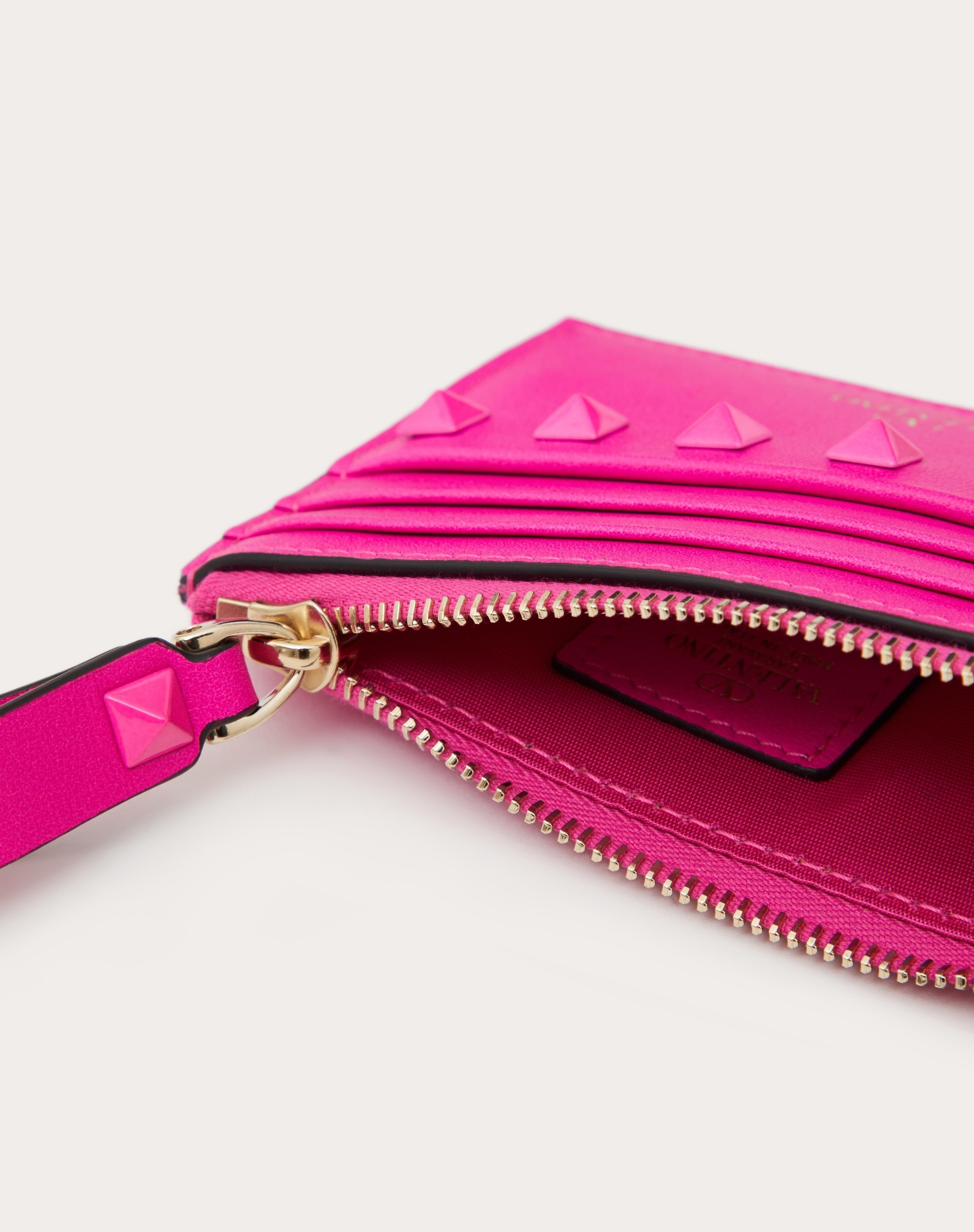 ROCKSTUD CALFSKIN CARDHOLDER WITH ZIPPER - 5