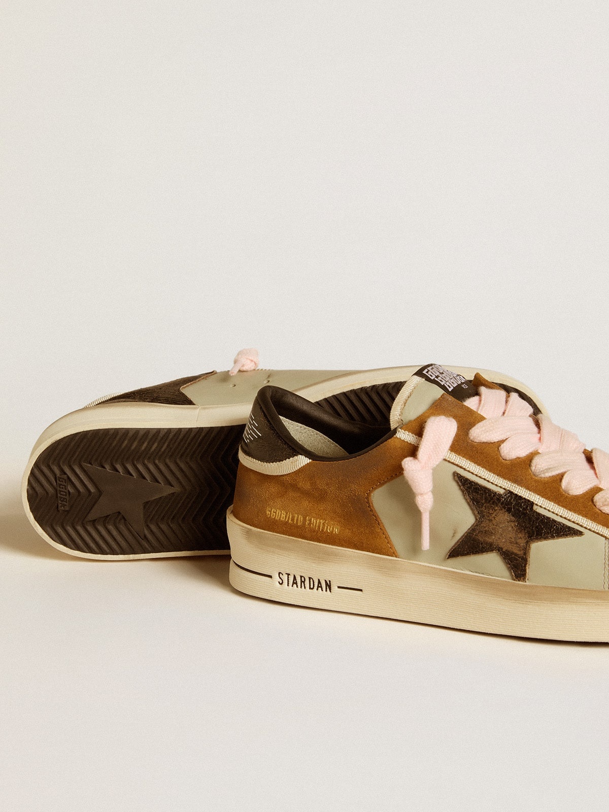 Men’s Stardan LTD in leather with laminated crackle leather star and black heel tab - 3