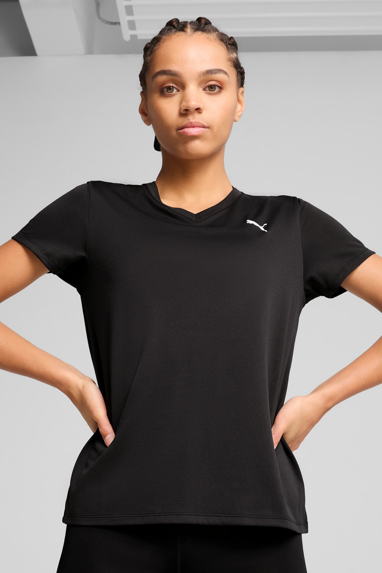 TAD ESSENTIALS V-Neck Tee Women - 3