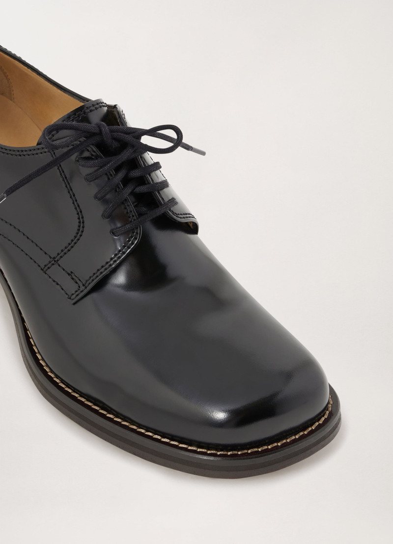 SQUARE DERBY
SLEEK LEATHER 4