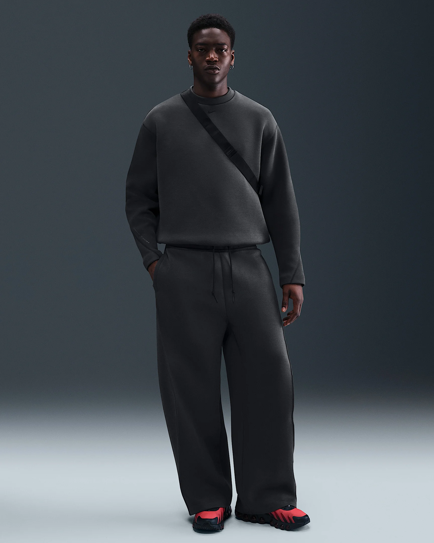 Nike Tech Men's Fleece Loose-Fit Open Hem Pants - 1