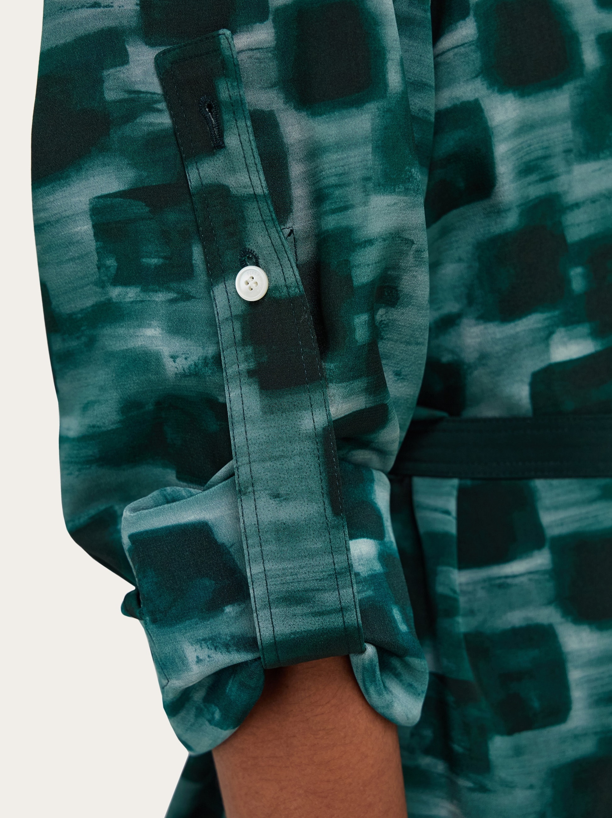 Shirt dress with contrasting prints - 6