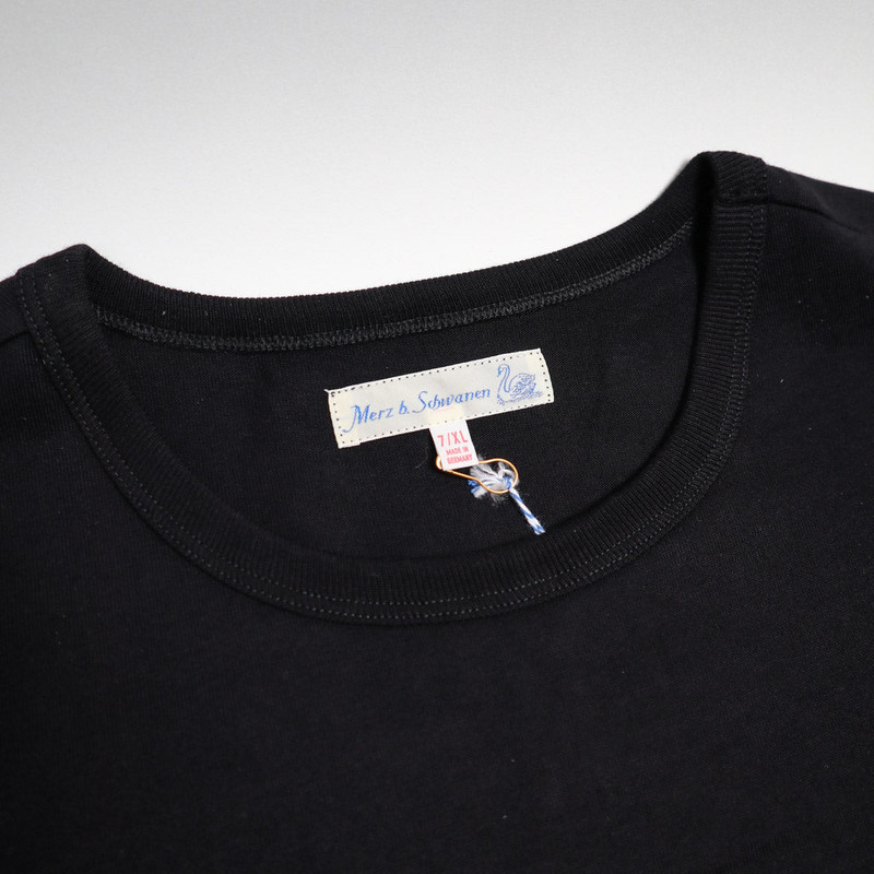 Merz b. Schwanen 2M15.99 Vintage Machine Refined Classic Fit Deep Black outlook