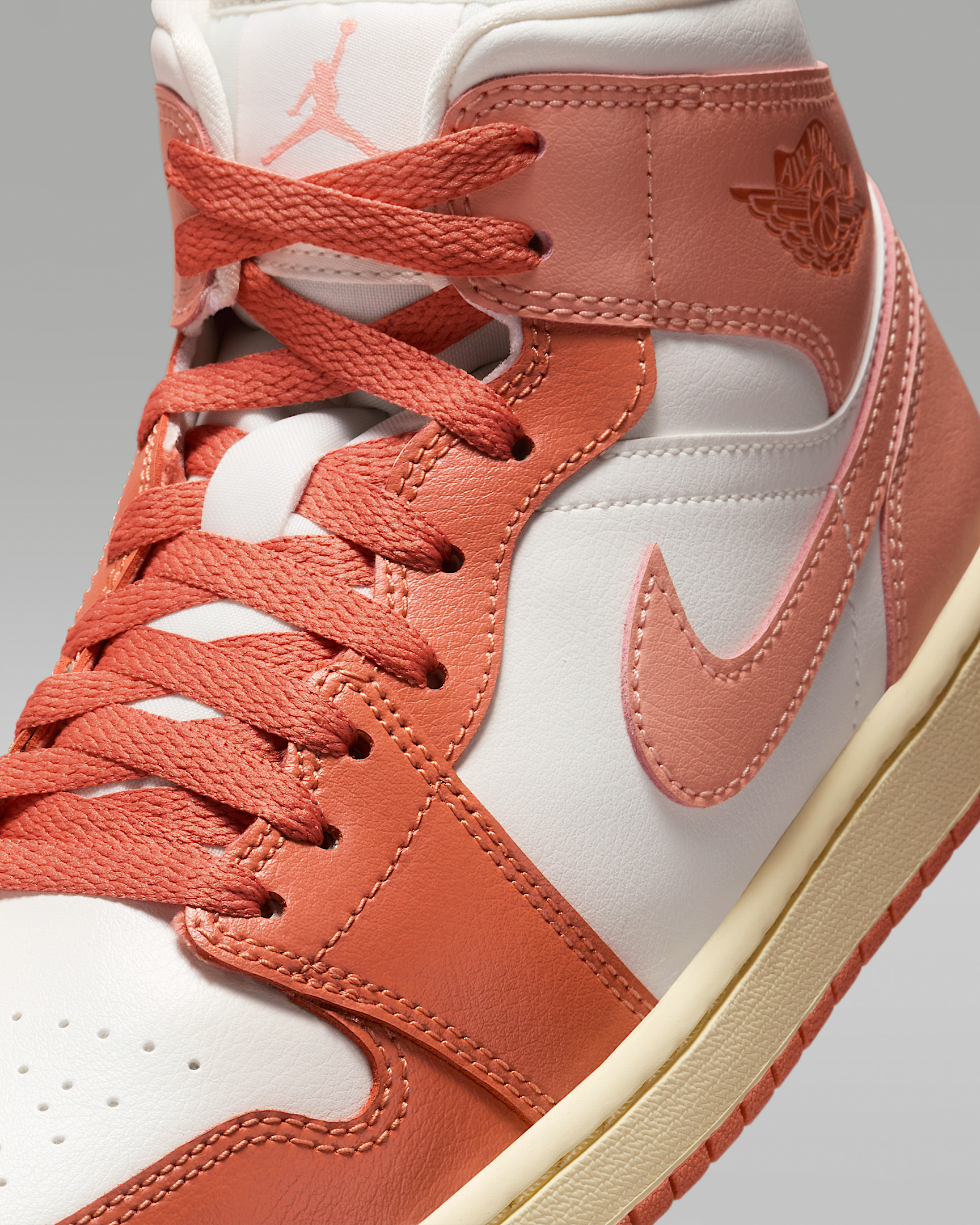 Air Jordan 1 Mid Women's Shoes - 7