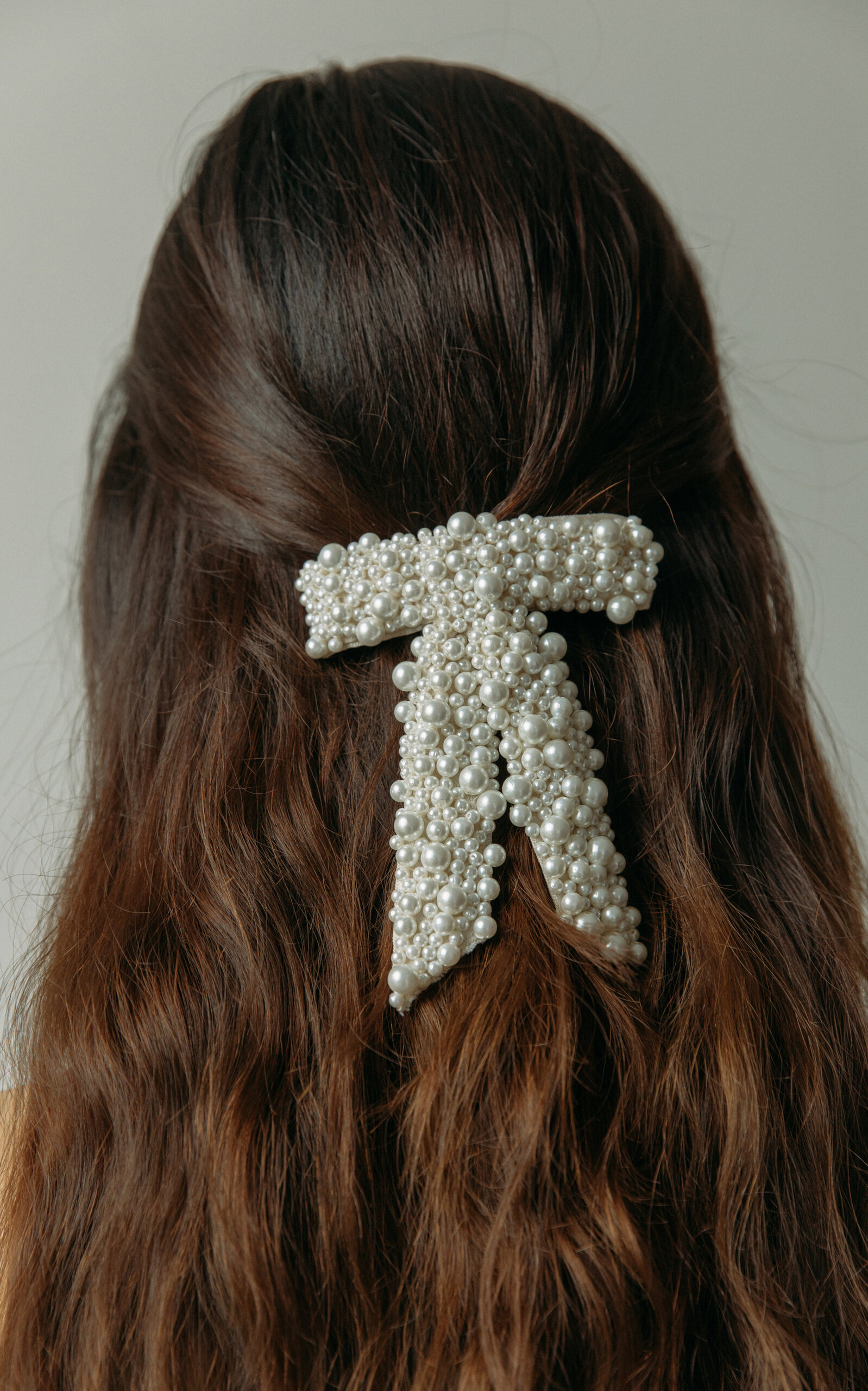 Donna Pearl-Embellished Bow Barrette white - 3