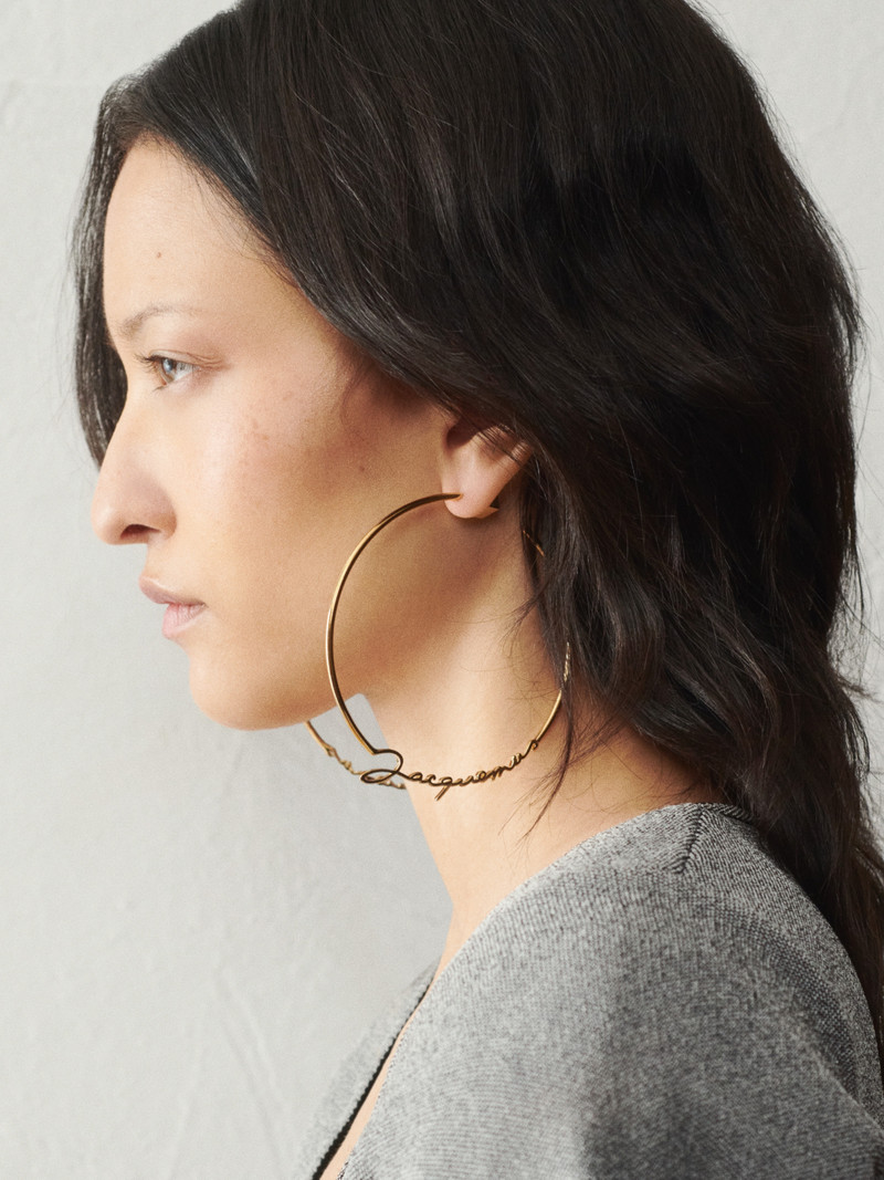 The Jacquemus hoops earrings 4