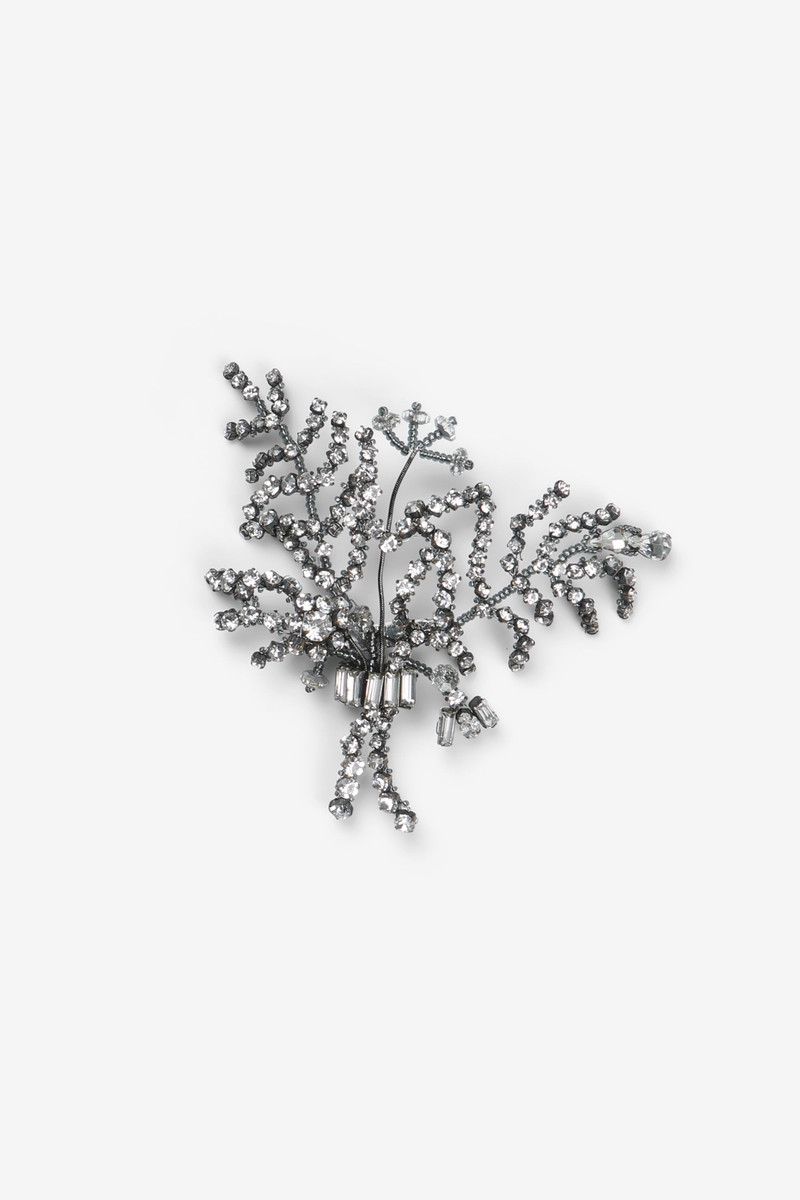 BROOCH WITH TWIGS AND CRYSTALS 1