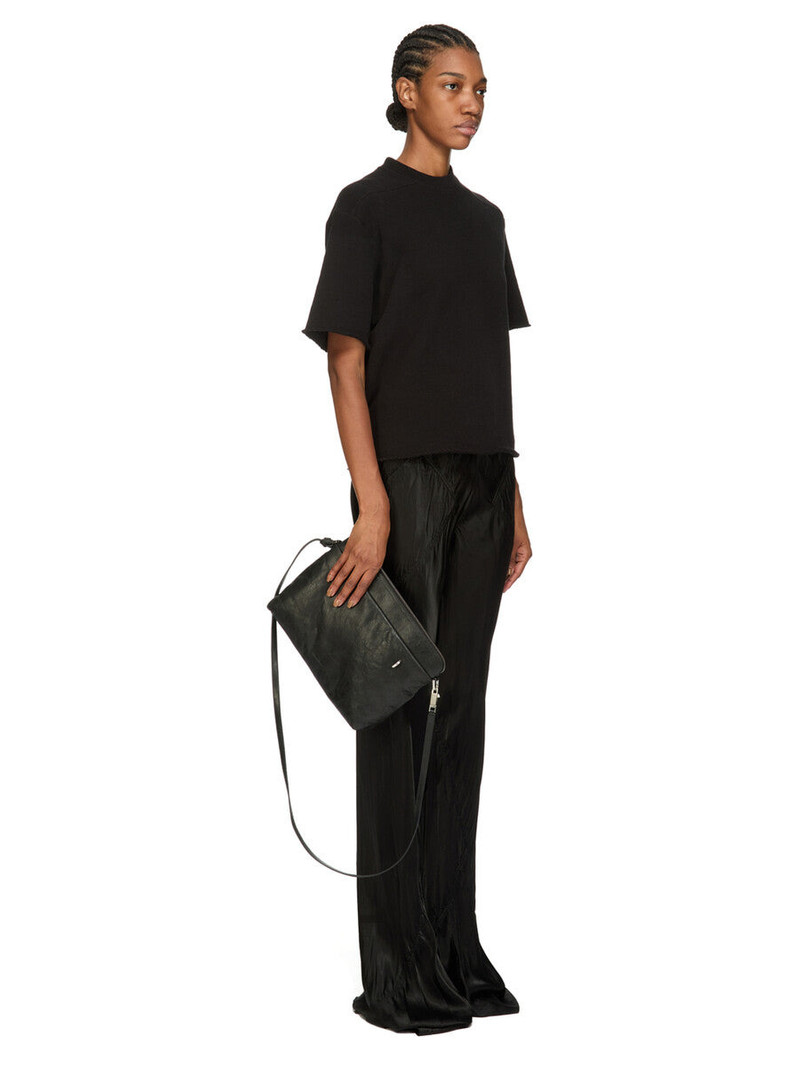 zip-fastening shoulder bag 7