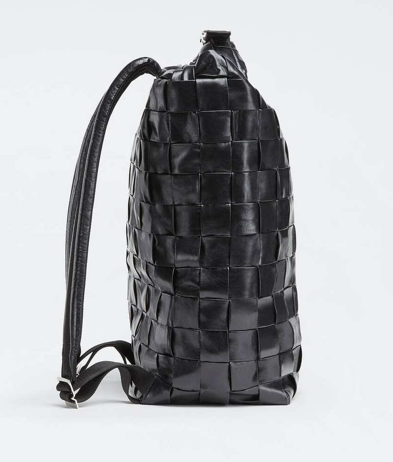 Bottega Veneta cassette outlook