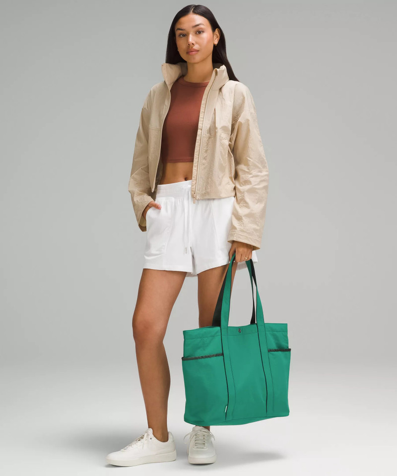 lululemon Daily Multi-Pocket Tote Bag 20L outlook