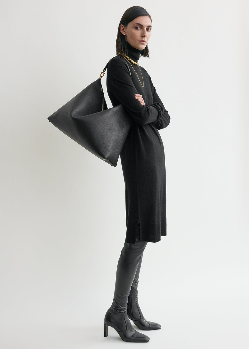 Bevel grained-leather bag black 3