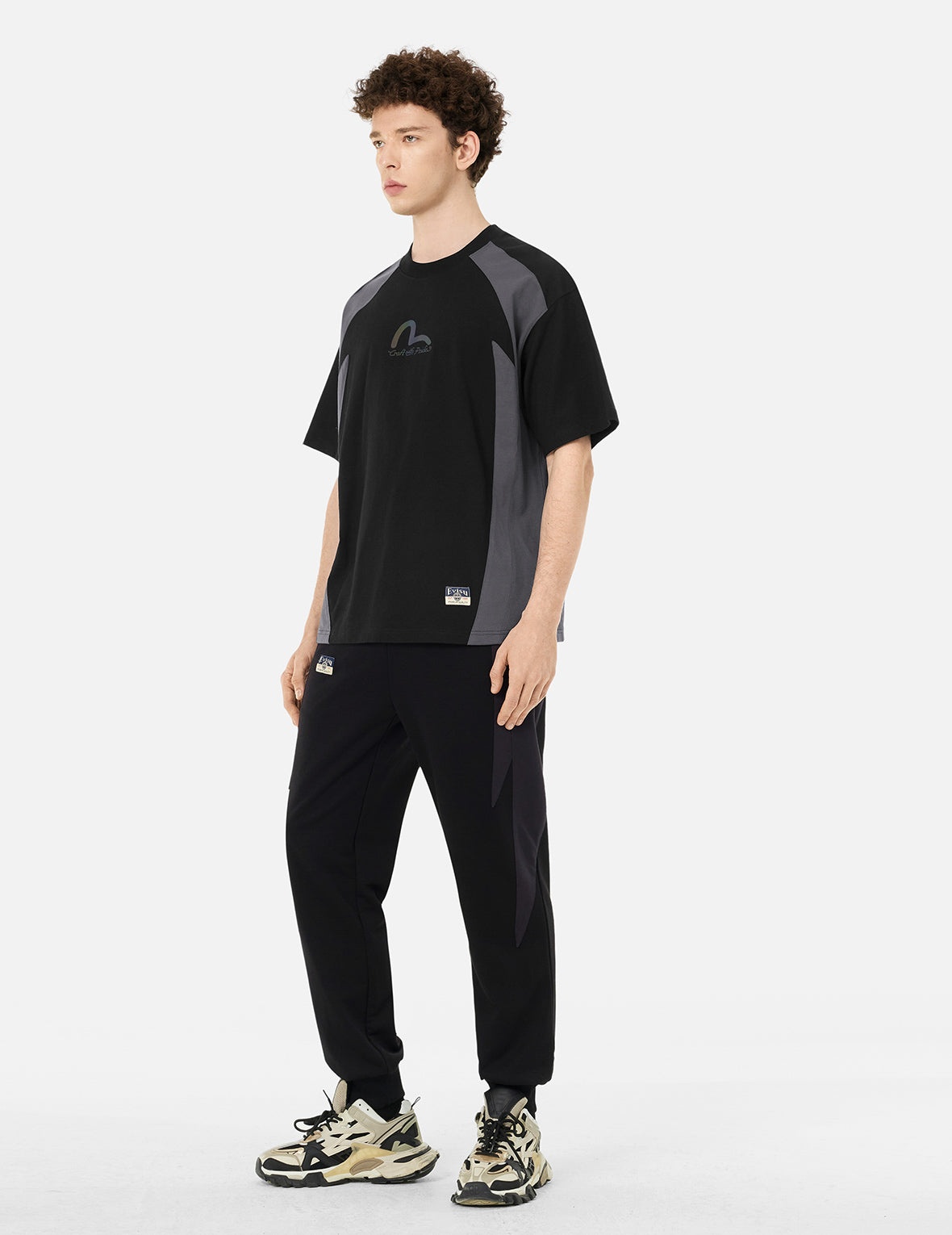 Panel Blocking with Colorful Logo Print Loose Fit T-Shirt - 3