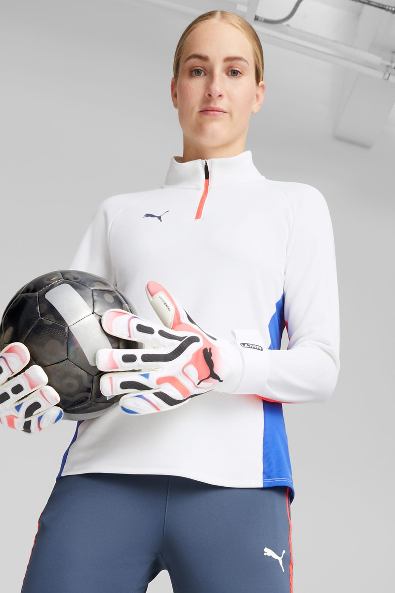 PUMA ULTRA Ultimate Hybrid Men's Goalkeeper Gloves outlook