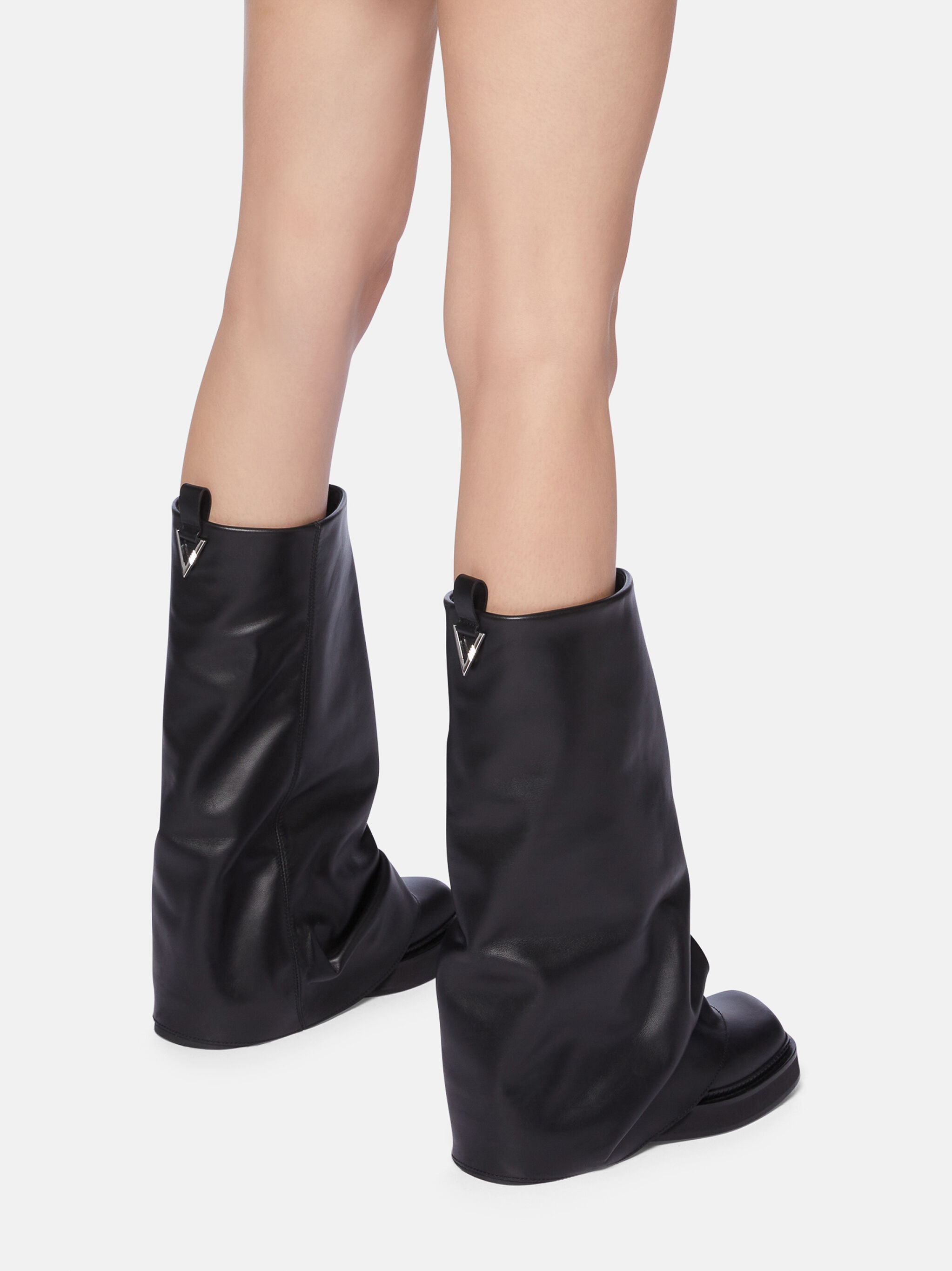 【THE ATTICO】''MINI ROBIN'' BLACK COMBAT BOOT THE ATTICO Mini Robin $1110 Black Leather 30mm Combat Boots